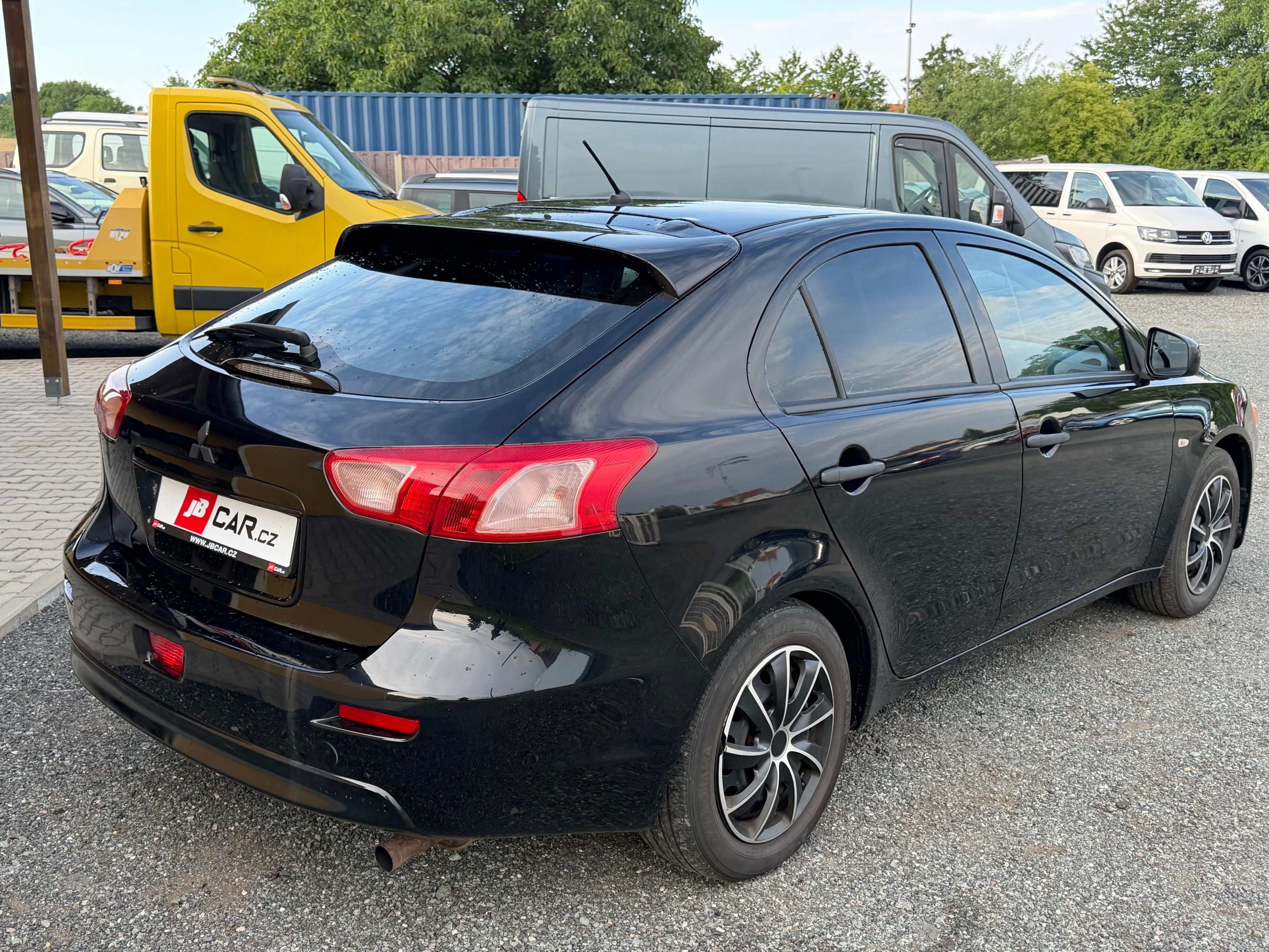 Mitsubishi Lancer, 1.6I MIVEC 86KW 1.MAJITEL - fotka 2