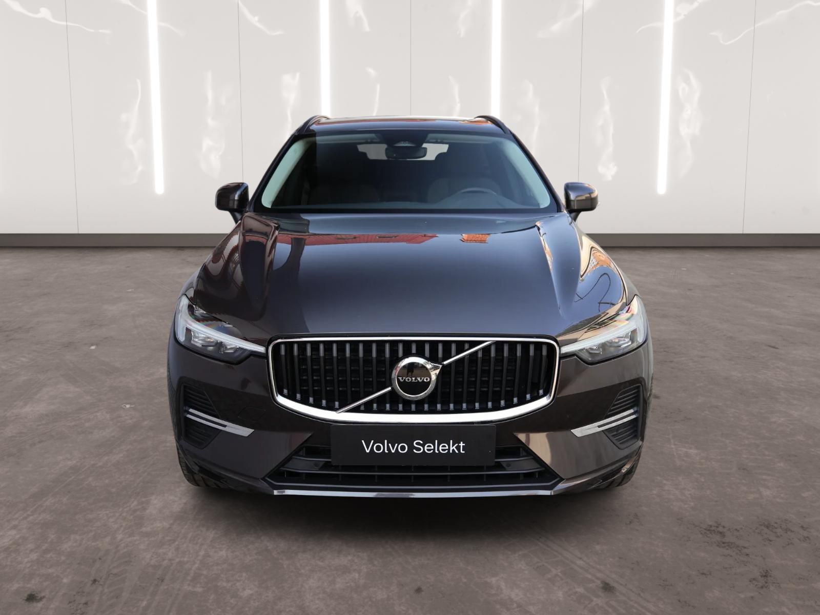 Volvo XC60, Core, B5 AWD Mild hybrid - fotka 6