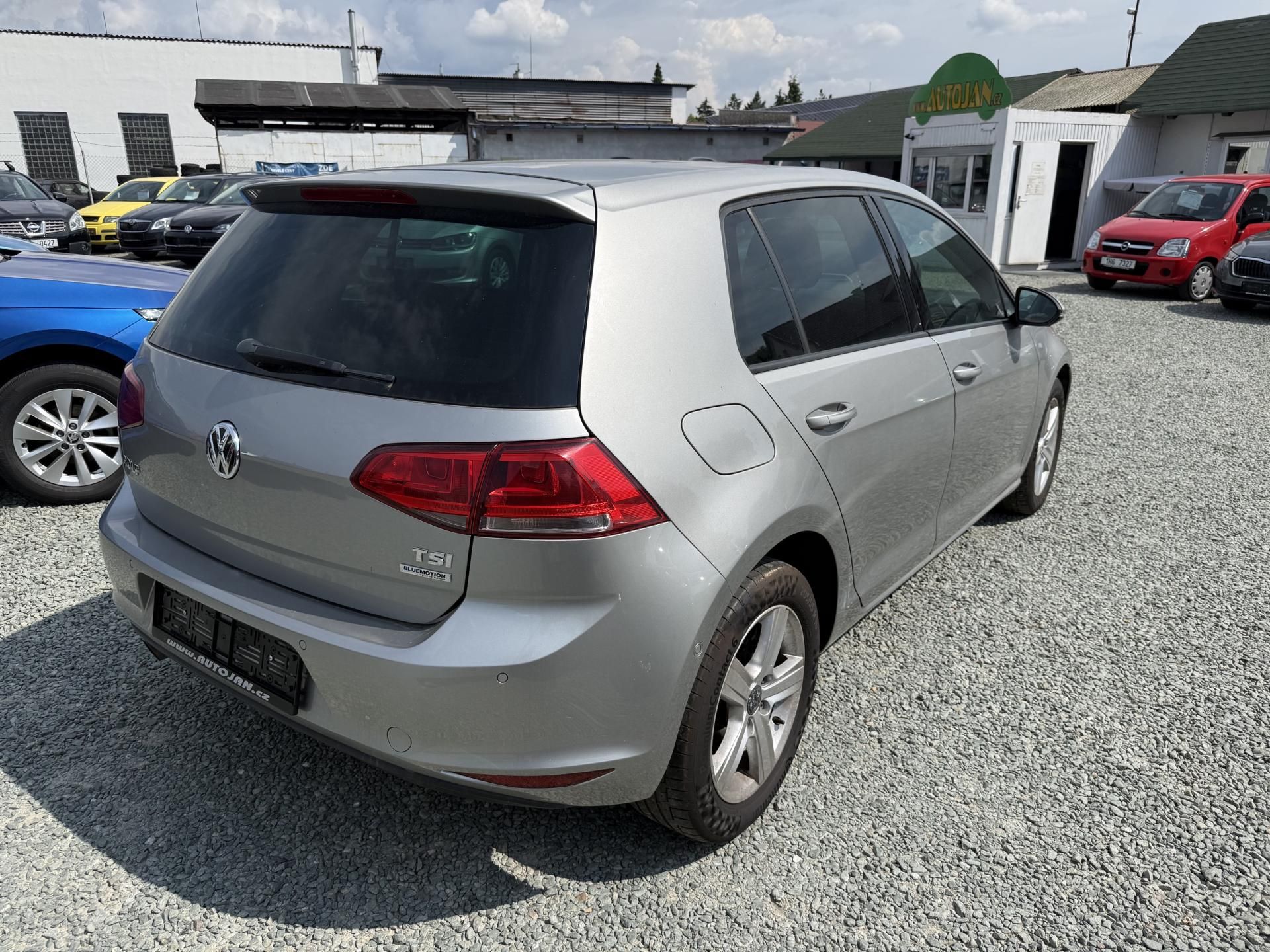 Volkswagen Golf, 1.2 TSI COMFORTLINE - fotka 6