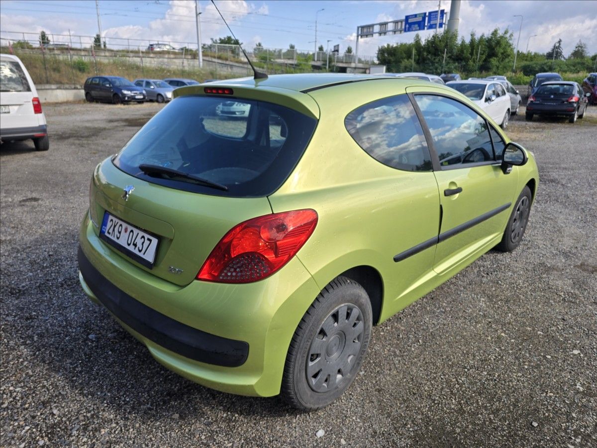Peugeot 207, 1,4 MPi - fotka 5