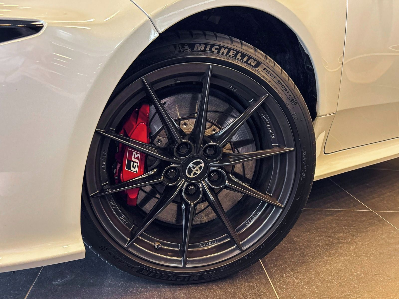 Toyota Yaris, GR Four 1.6 Turbo - fotka 2