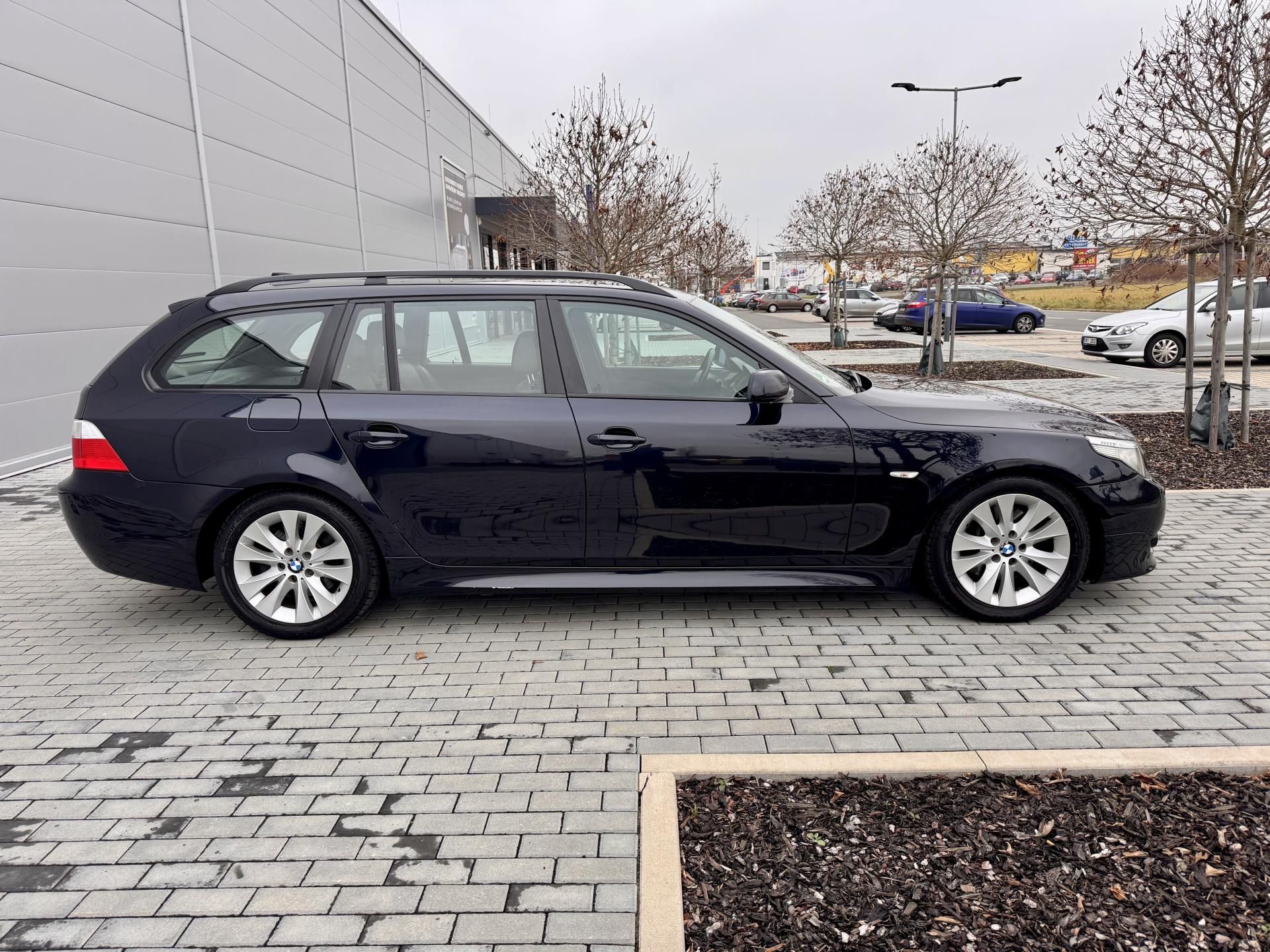 BMW Řada 5, 530i MANUÁL M-Packet PDC Navi - fotka 4