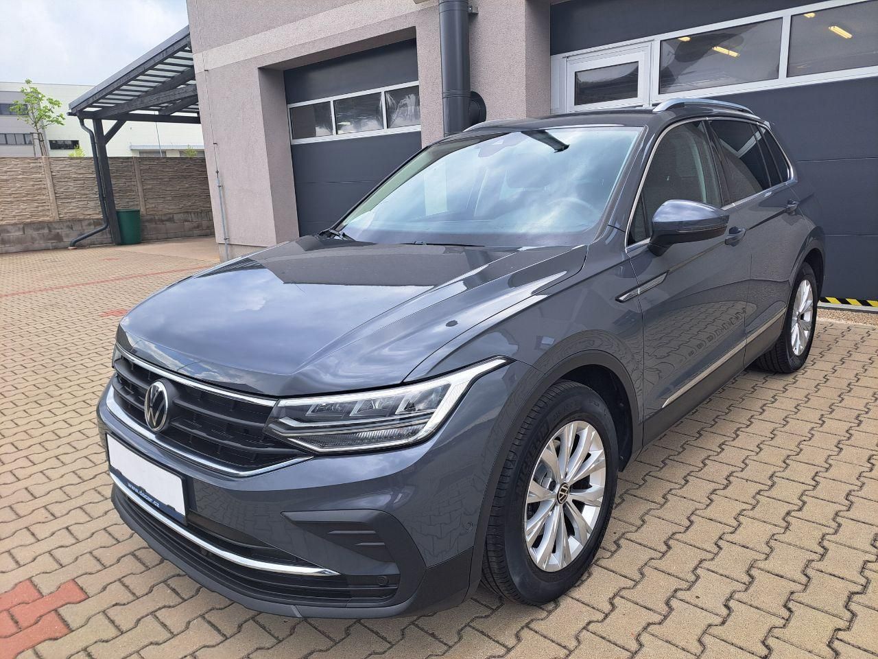 Volkswagen Tiguan, 1.5 TSI Life Business, ZÁRUKA - fotka 2