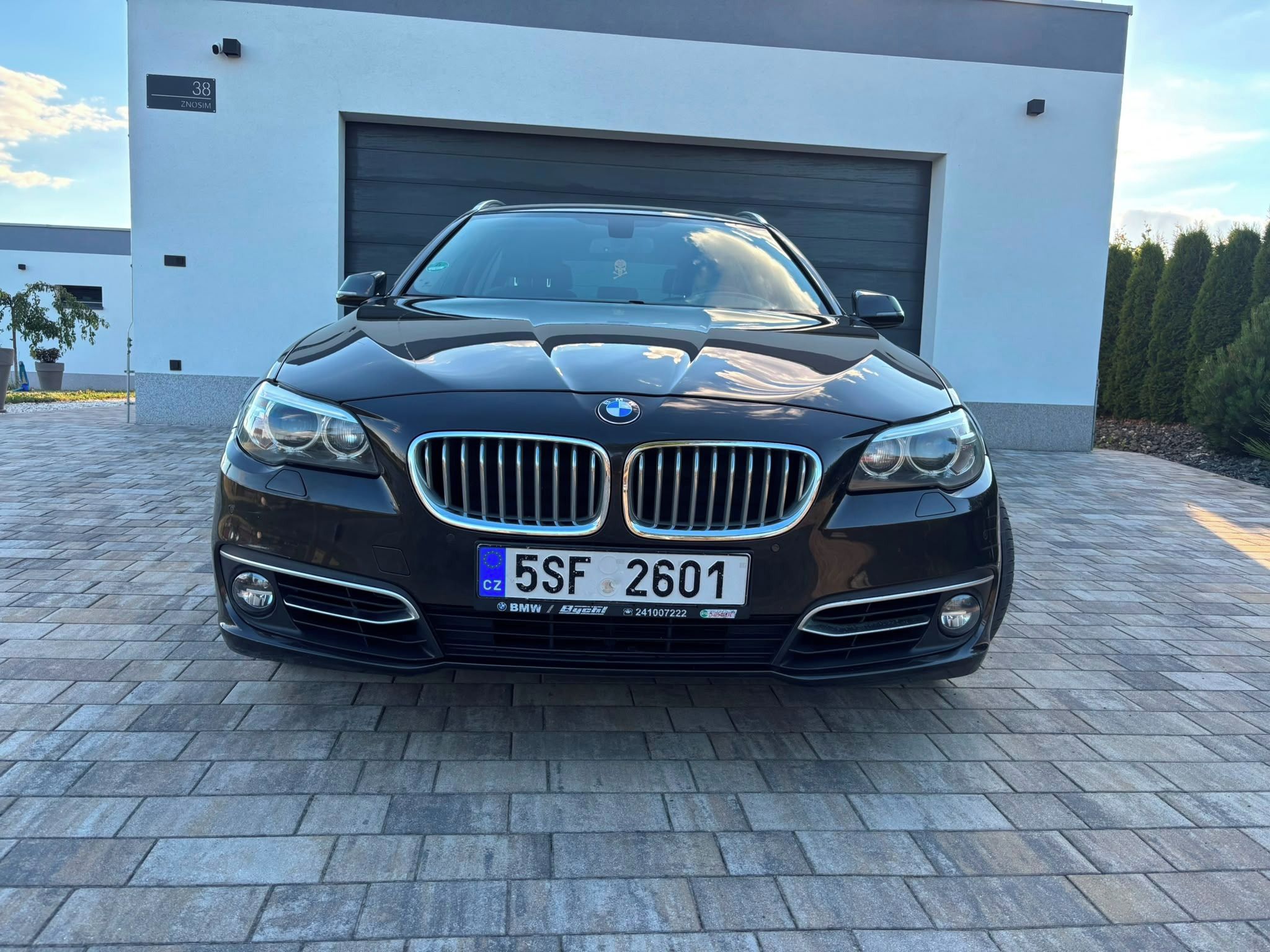 BMW Řada 5, 520 D XDR Touring - fotka 2