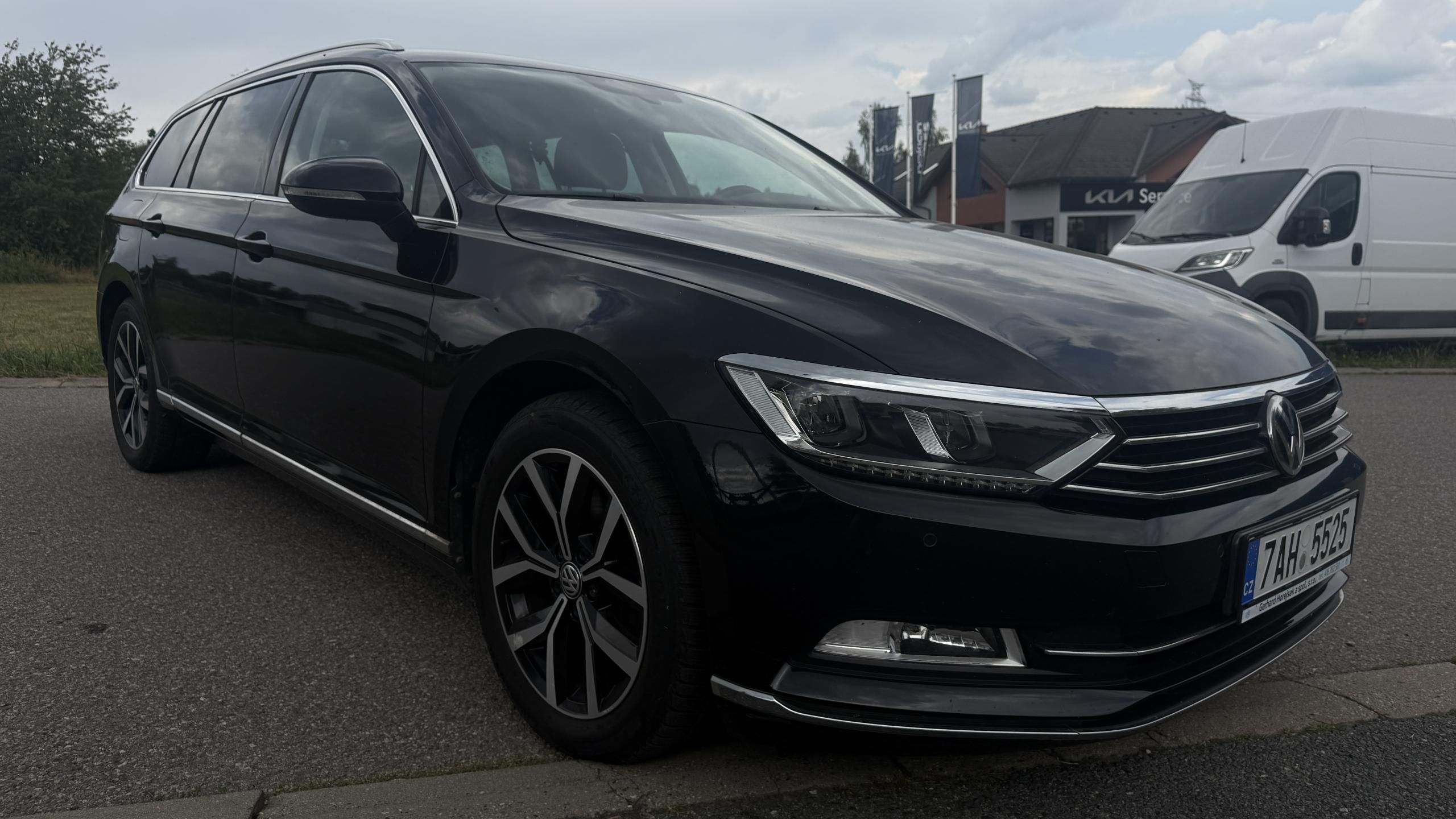 Volkswagen Passat, 2.0 TDI DSG 110KW 144 TIS KM - fotka 4