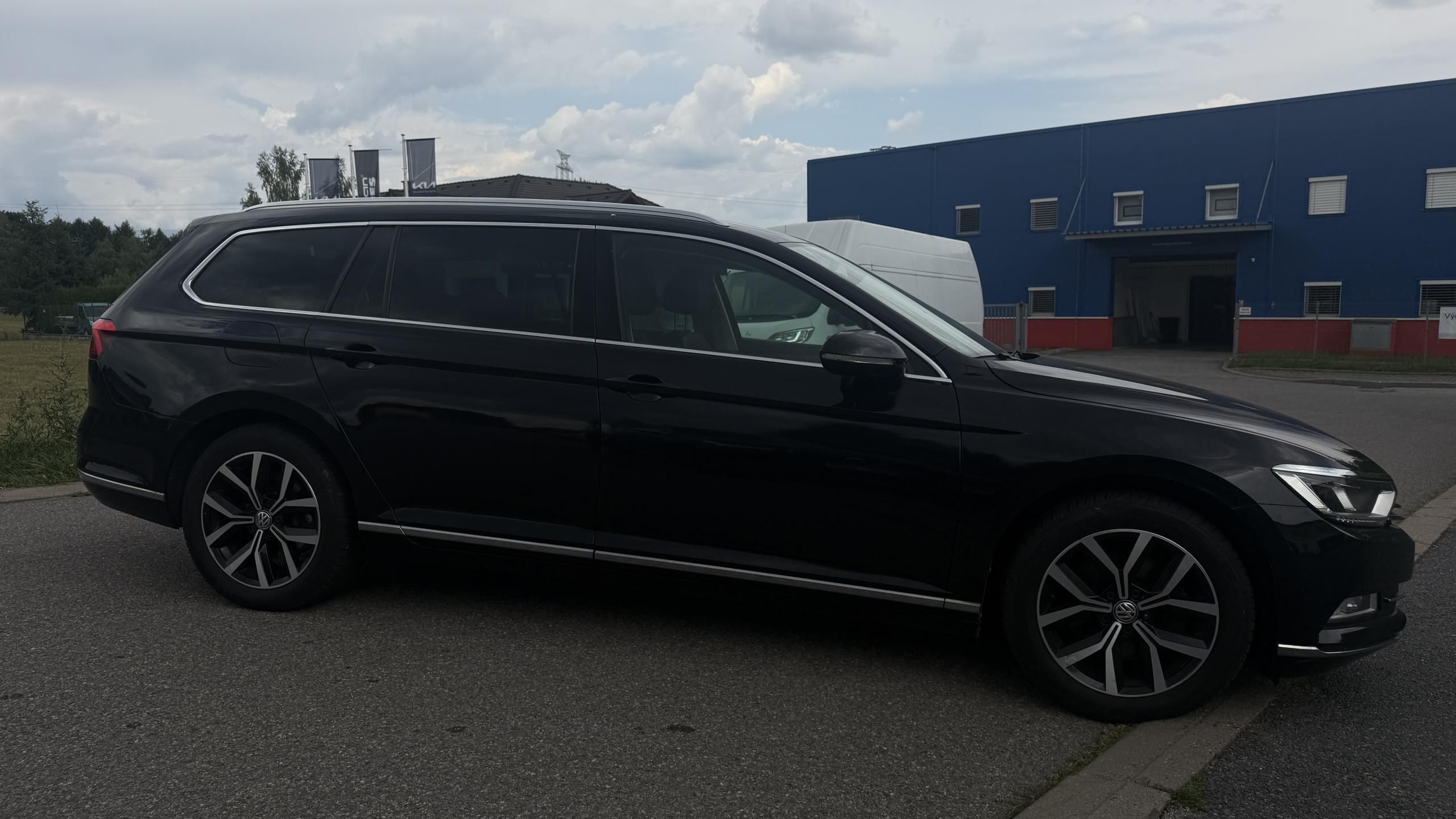 Volkswagen Passat, 2.0 TDI DSG 110KW 144 TIS KM - fotka 5