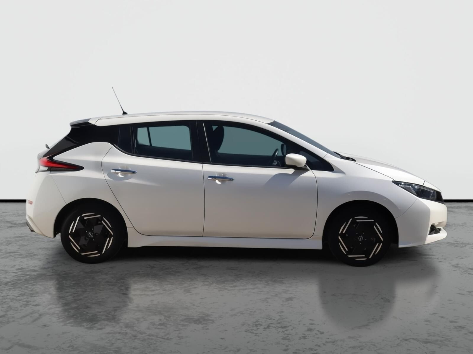 Nissan LEAF, 40 kWh, SoH 93%, Automat - fotka 6