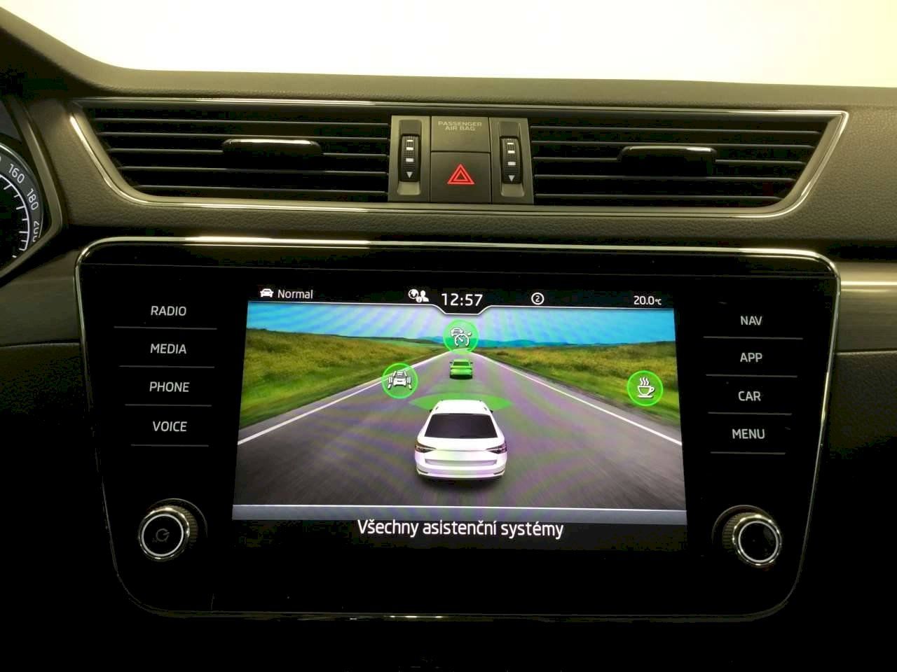 Škoda Superb, Combi Style Plus DSG 2.0 TDI 1 - fotka 6