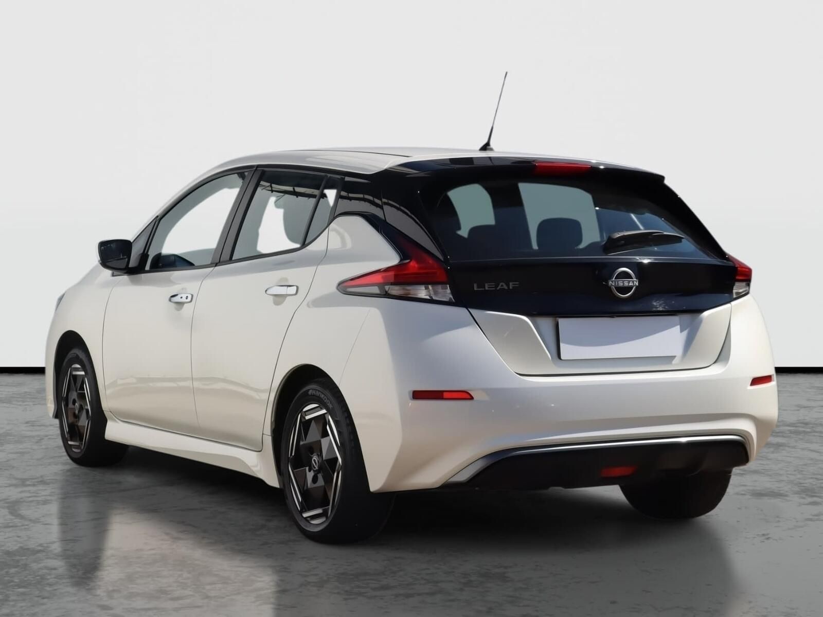 Nissan LEAF, 40 kWh, SoH 93%, Automat - fotka 4