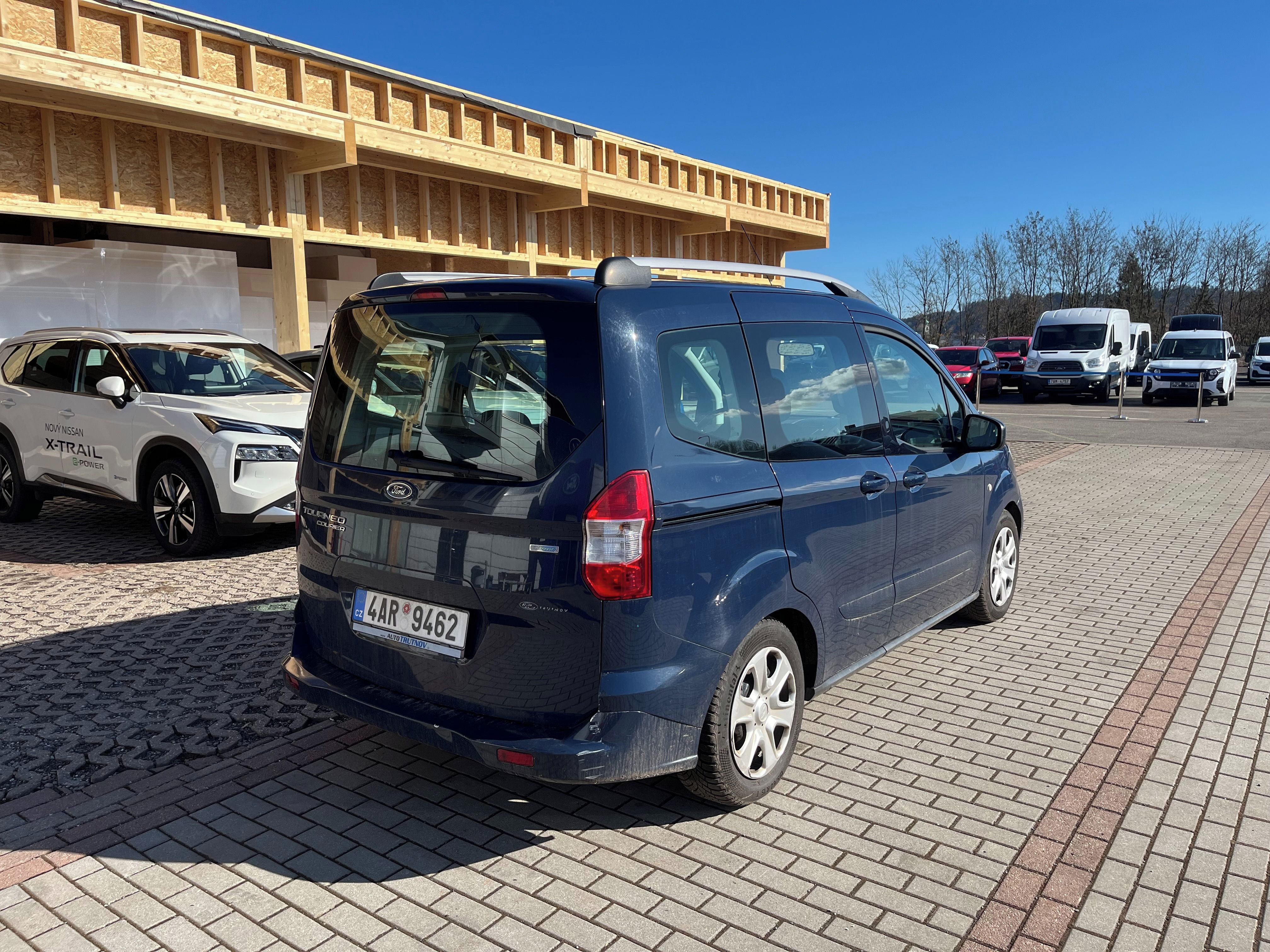 Ford Tourneo Courier, Trend 1.0 EcoBoost 92 kW 125 k - fotka 5