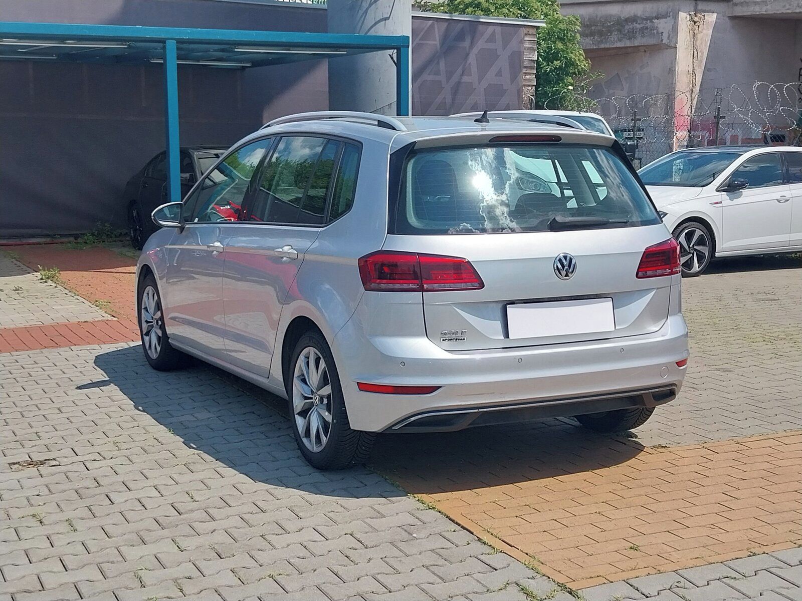 Volkswagen Golf Sportsvan, 1.5 TSI, Serv.kniha - fotka 4