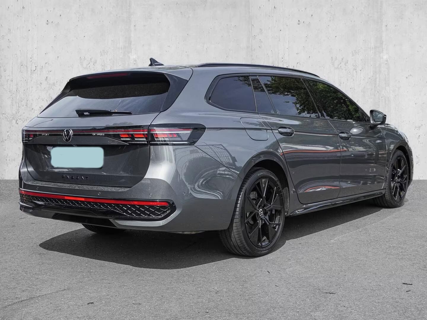 Volkswagen Passat Variant, 2.0 TSI 4M DSG R-Line*Kamera* - fotka 2