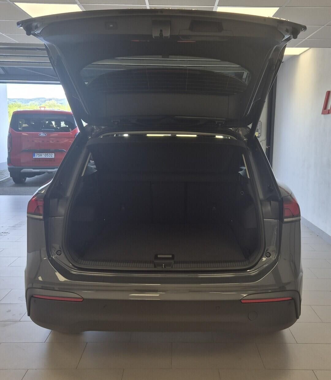Volkswagen Tiguan, Love 1,5 eTSI mHEV 1,5 eTSI 11 - fotka 6