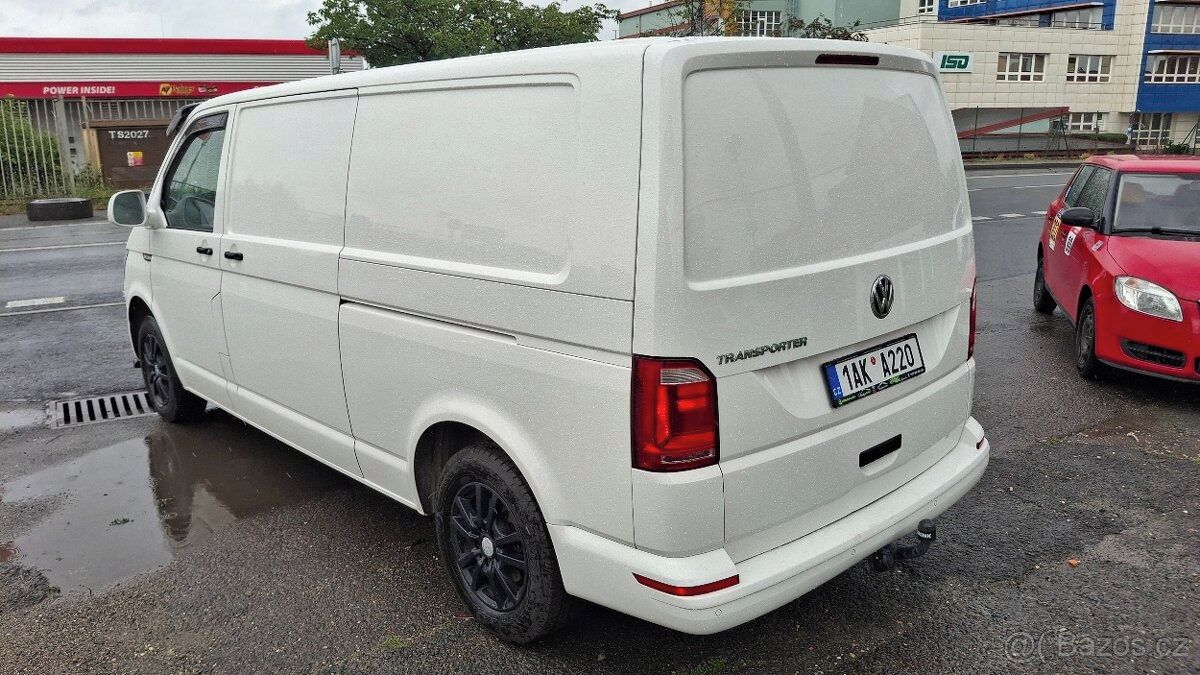 Volkswagen Transporter, T6 DSG7 top stav,tažné,3místa - fotka 2