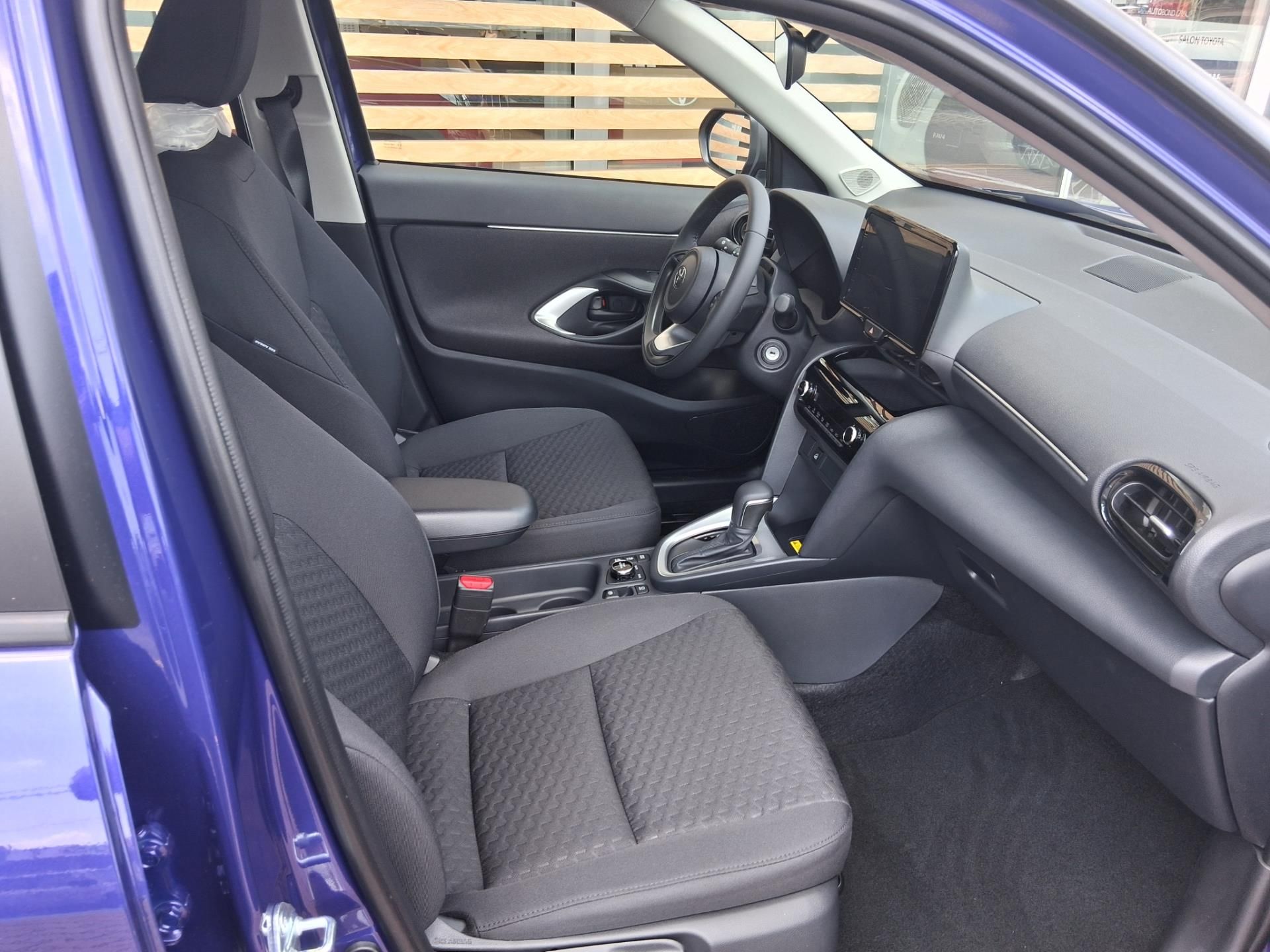 Toyota Yaris Cross, 1,5 HEV 4X4 LIMITED EDITION - fotka 4
