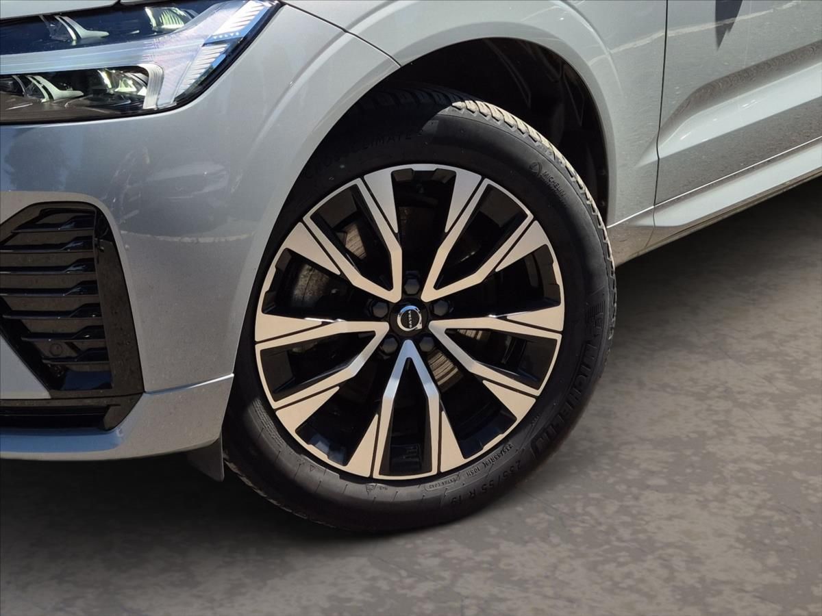 Volvo XC60, 2,0 B4 AWD Plus Dark - fotka 6