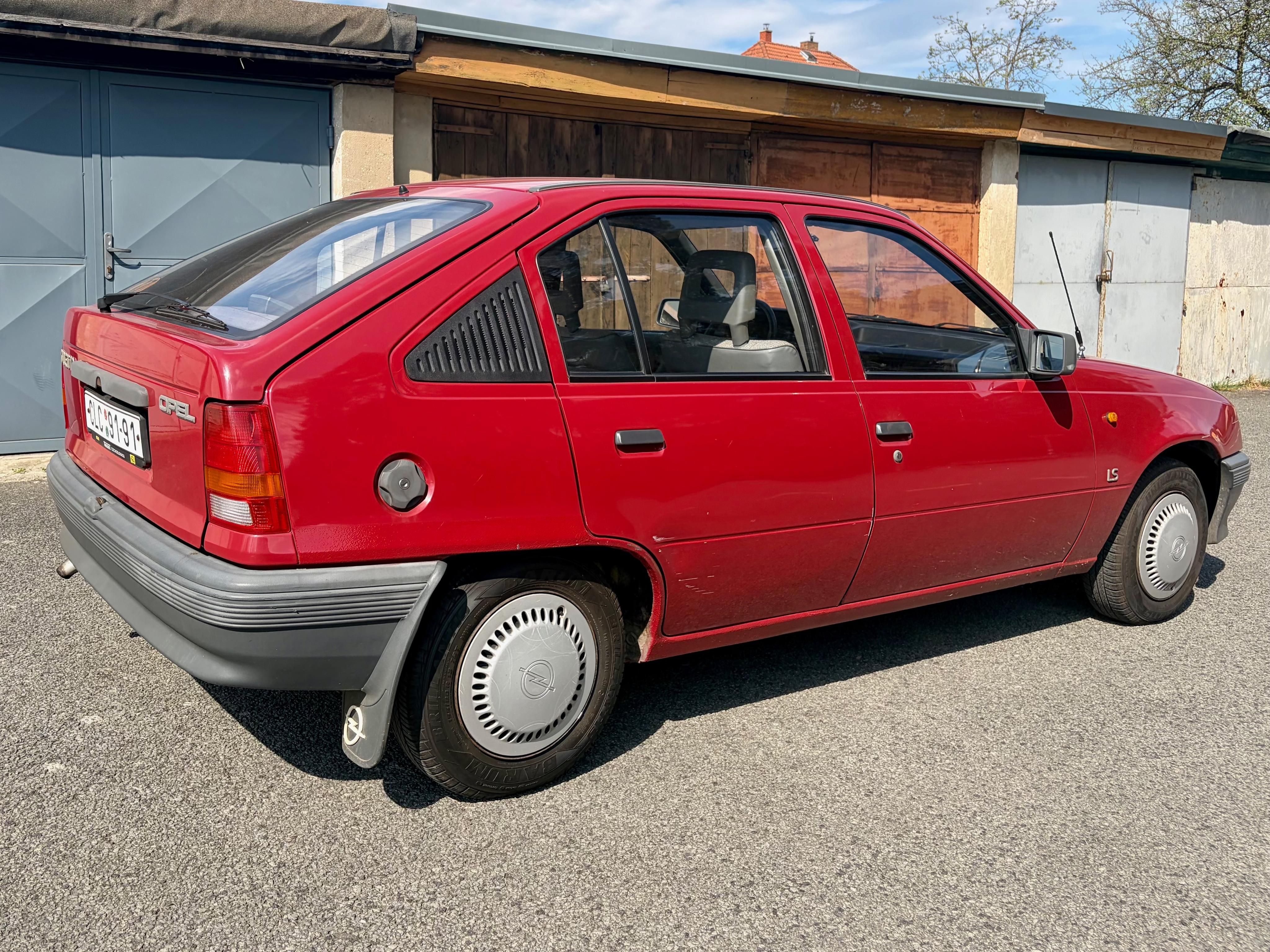 Opel Kadett, 1.3i, ČR, 1.majitel, TUZEX - fotka 4