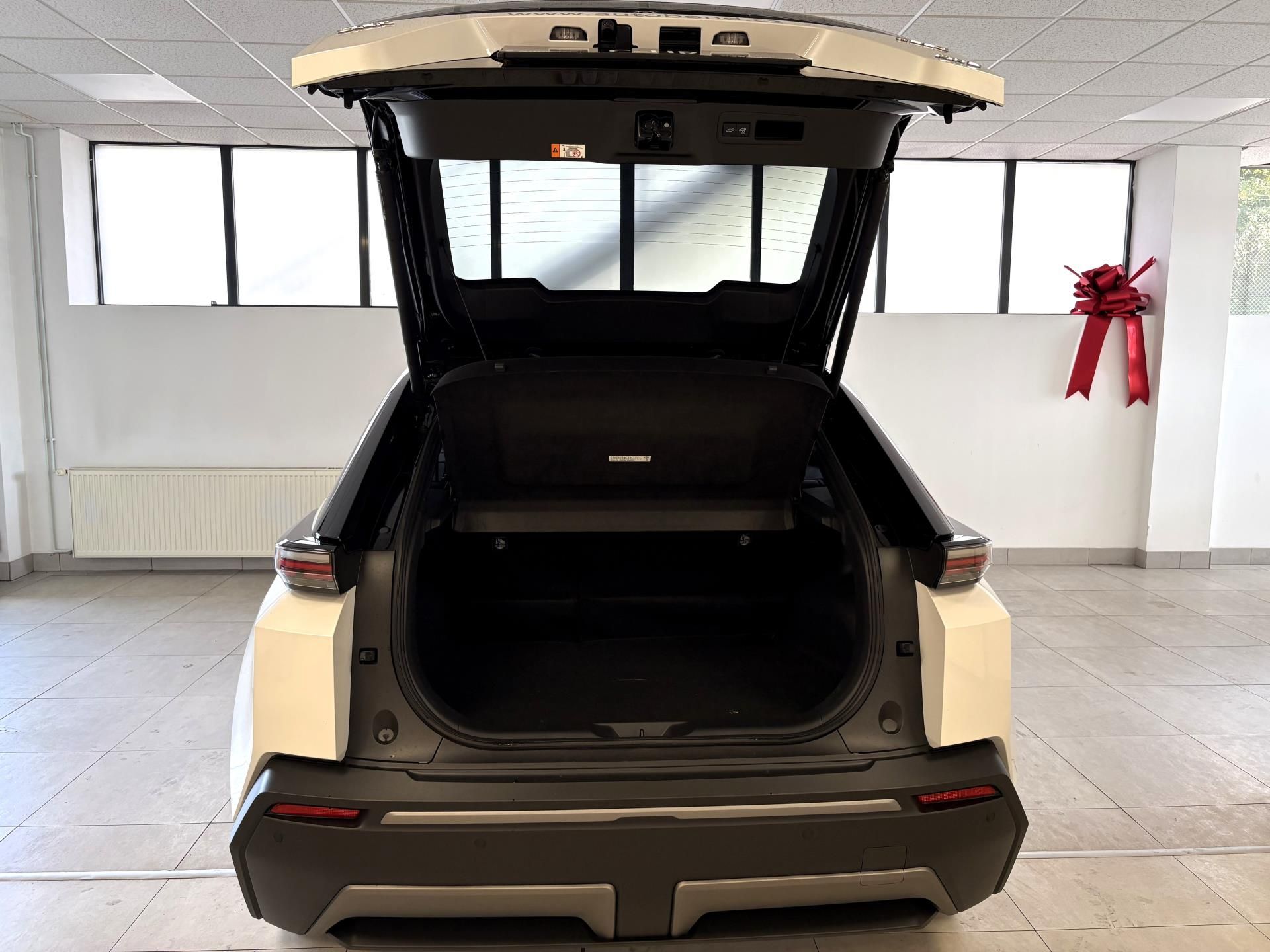 Toyota C-HR, BEV (4x4), Executive, Skladem - fotka 6