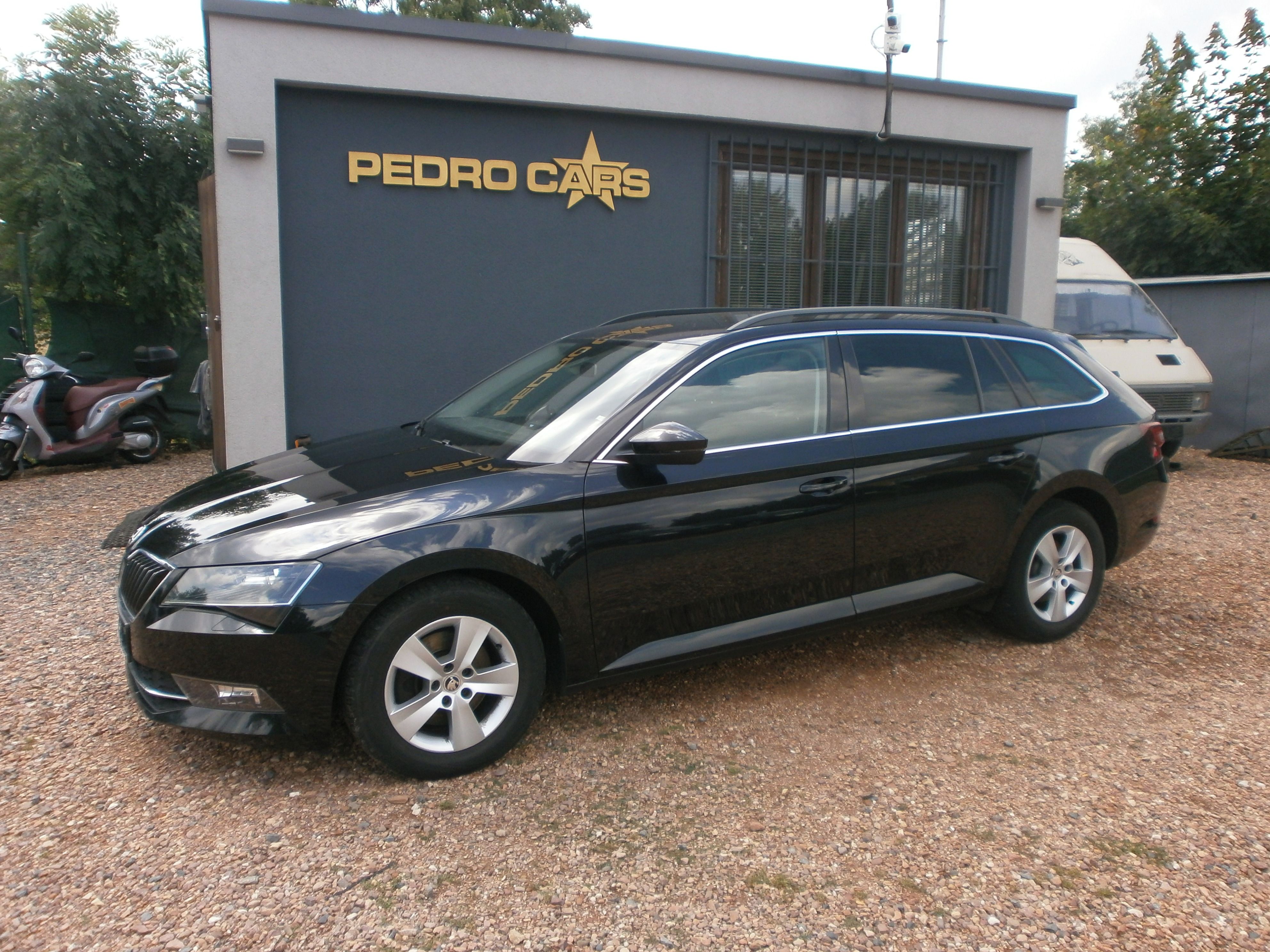 Škoda Superb, 2.0TDI-110KW,SERVISNÍ KNIHA! - fotka 2