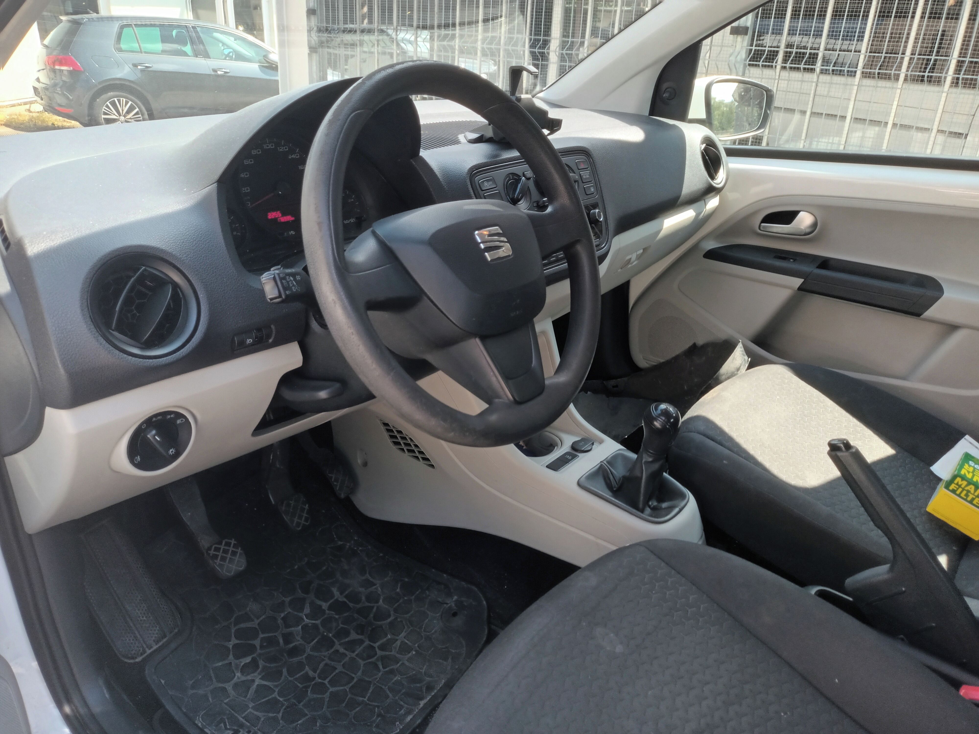 Seat Mii, 1.0i STYLE PDC NAVI TEMP - fotka 6