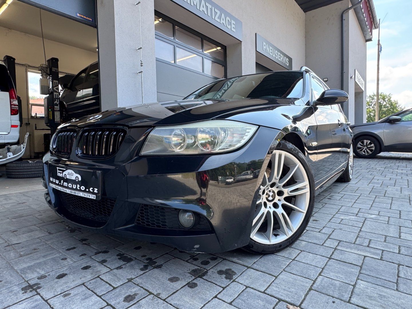 BMW Řada 3, 318d, M-Packet