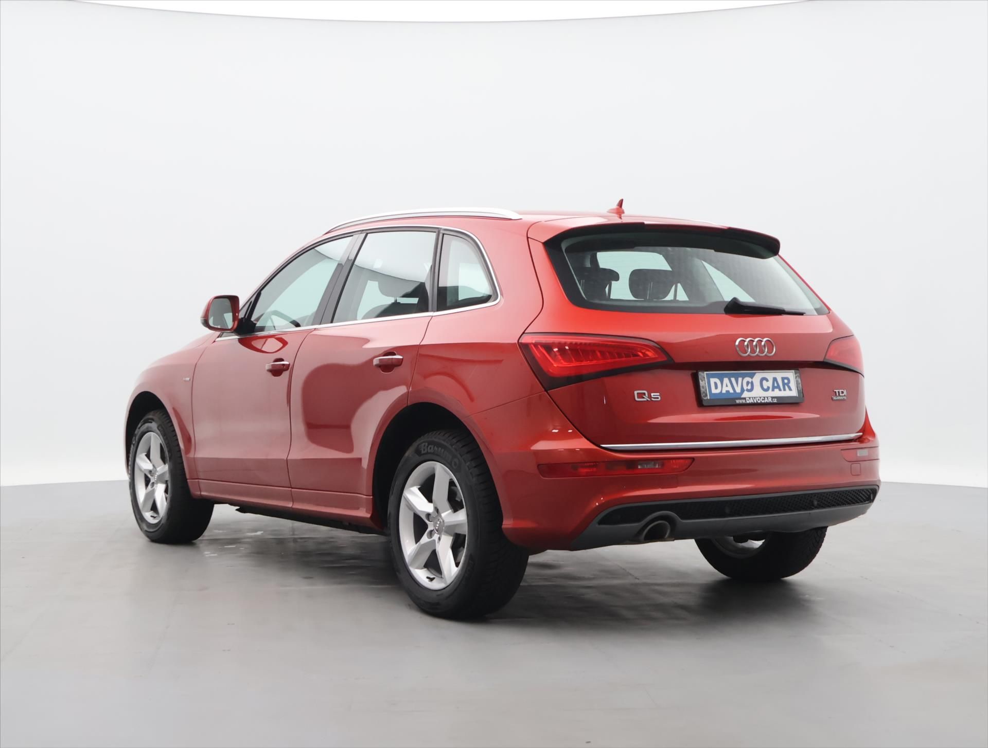 Audi Q5, 2,0 TDI 140kW quattro S-Line - fotka 5