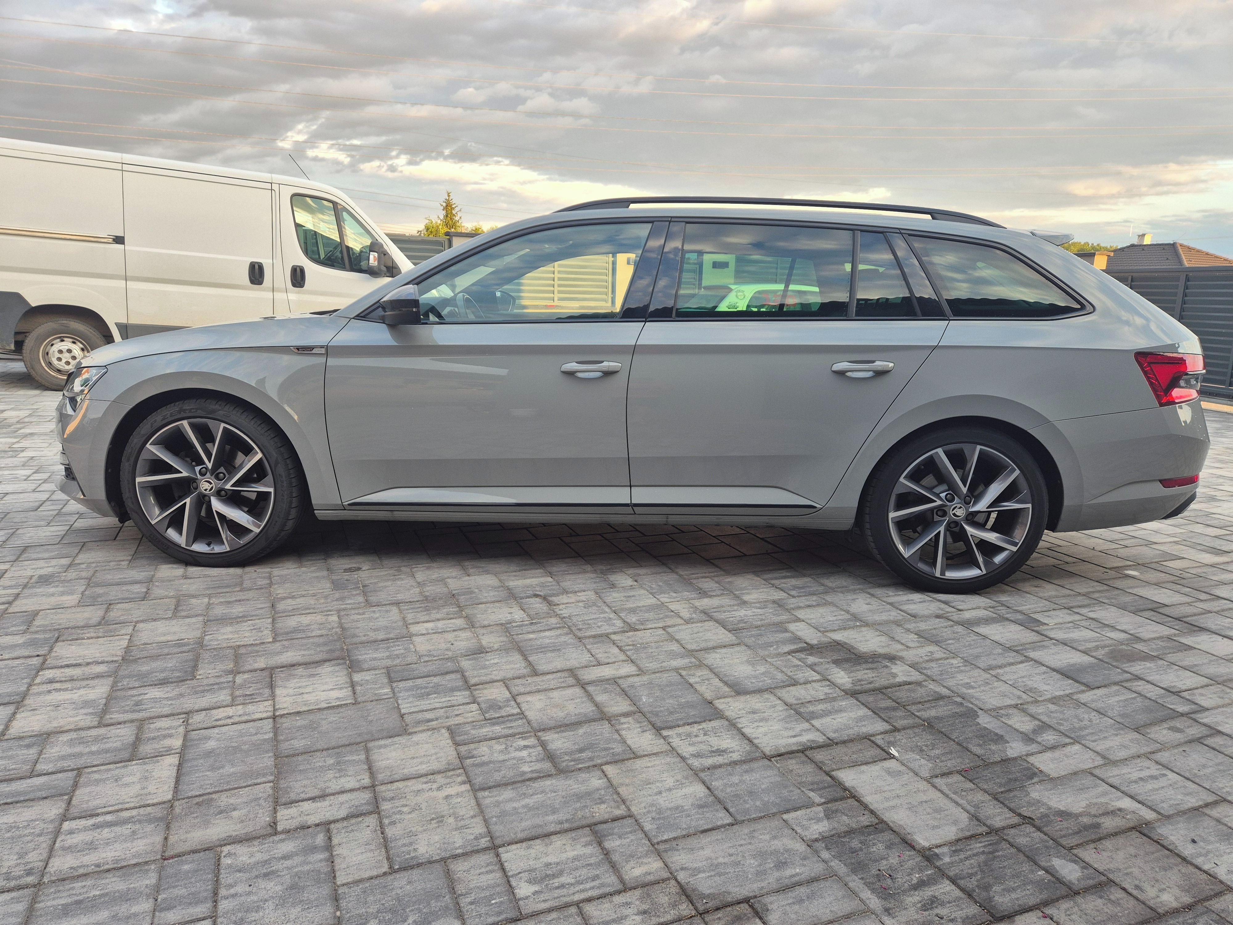 Škoda Superb, 2.0 TDi 110kw SPORTLINE ZÁRUKA - fotka 4