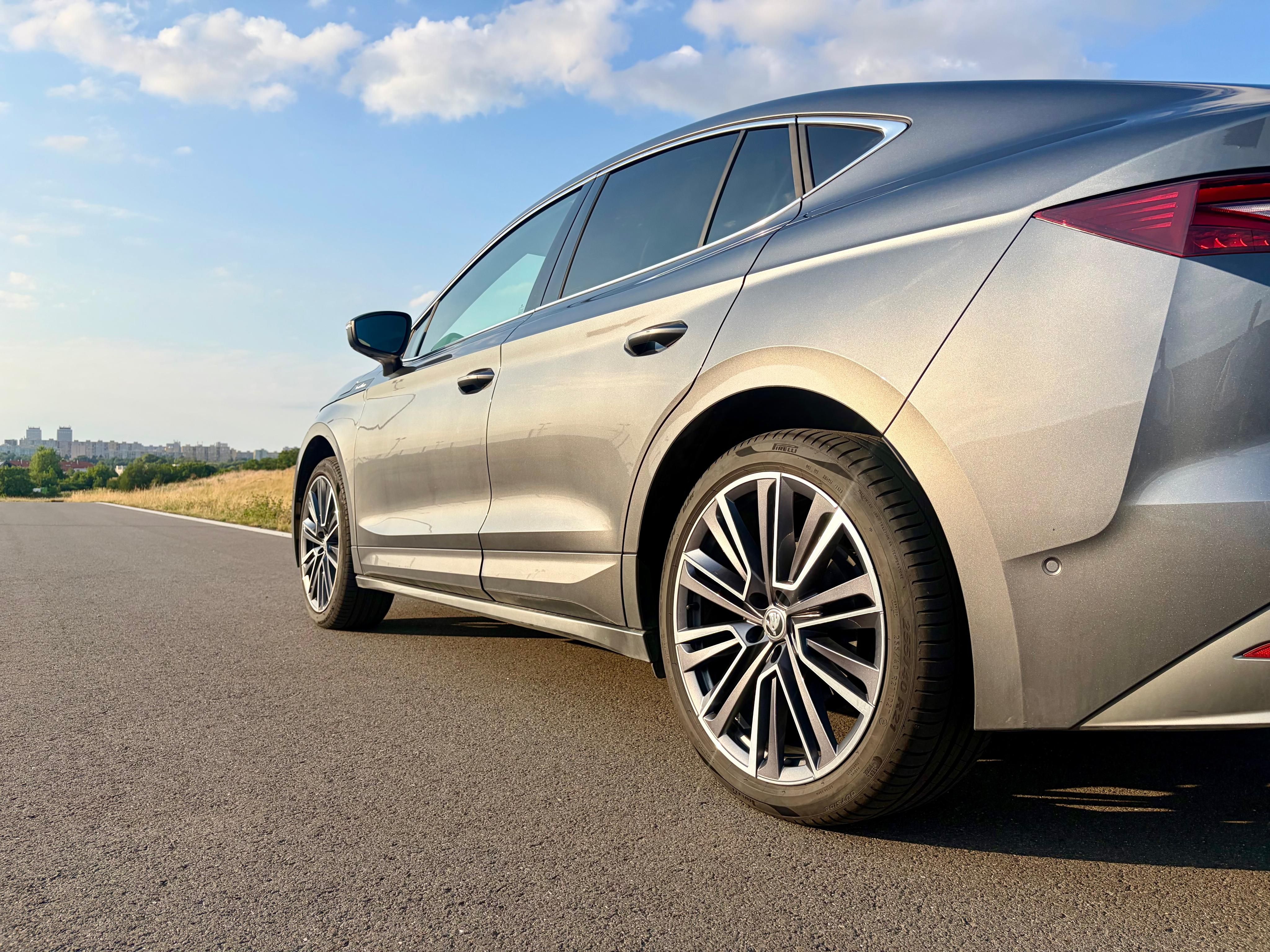 Škoda Enyaq, Škoda Enyaq Coupé L&K 85x 4x4 - fotka 6