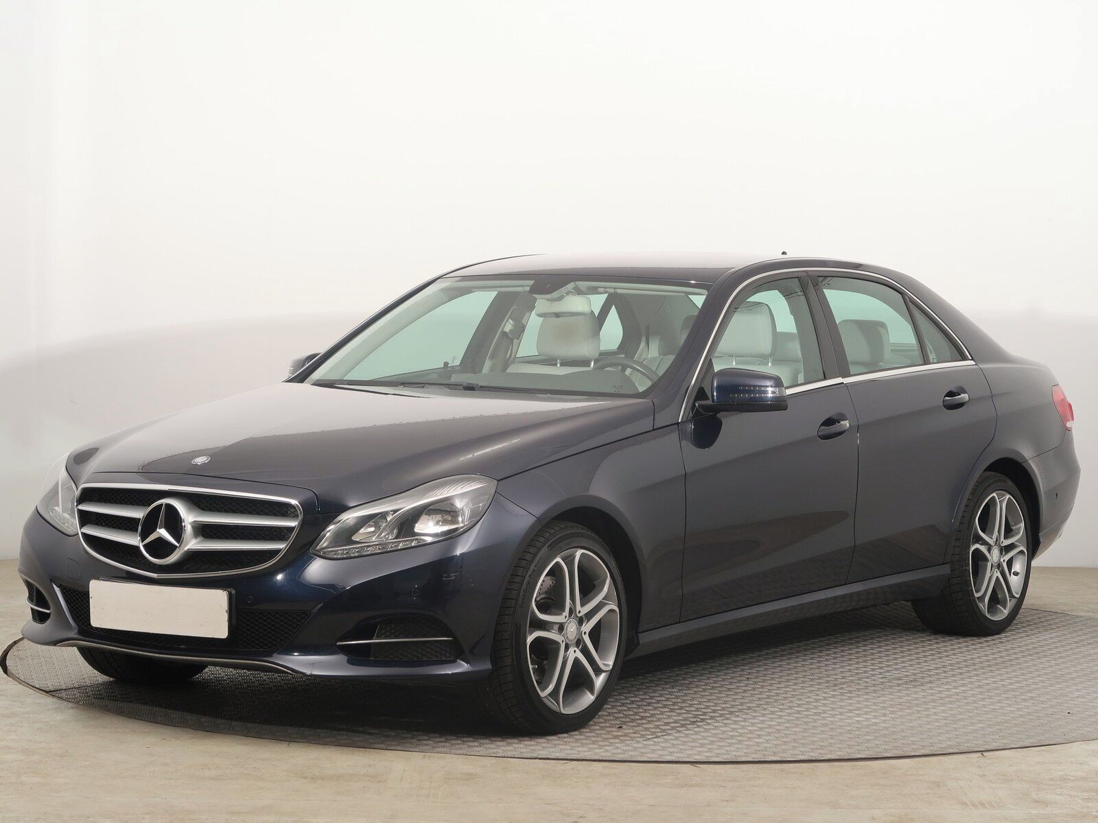 Mercedes-Benz Třídy E, 220 BlueTEC, Automat - fotka 2