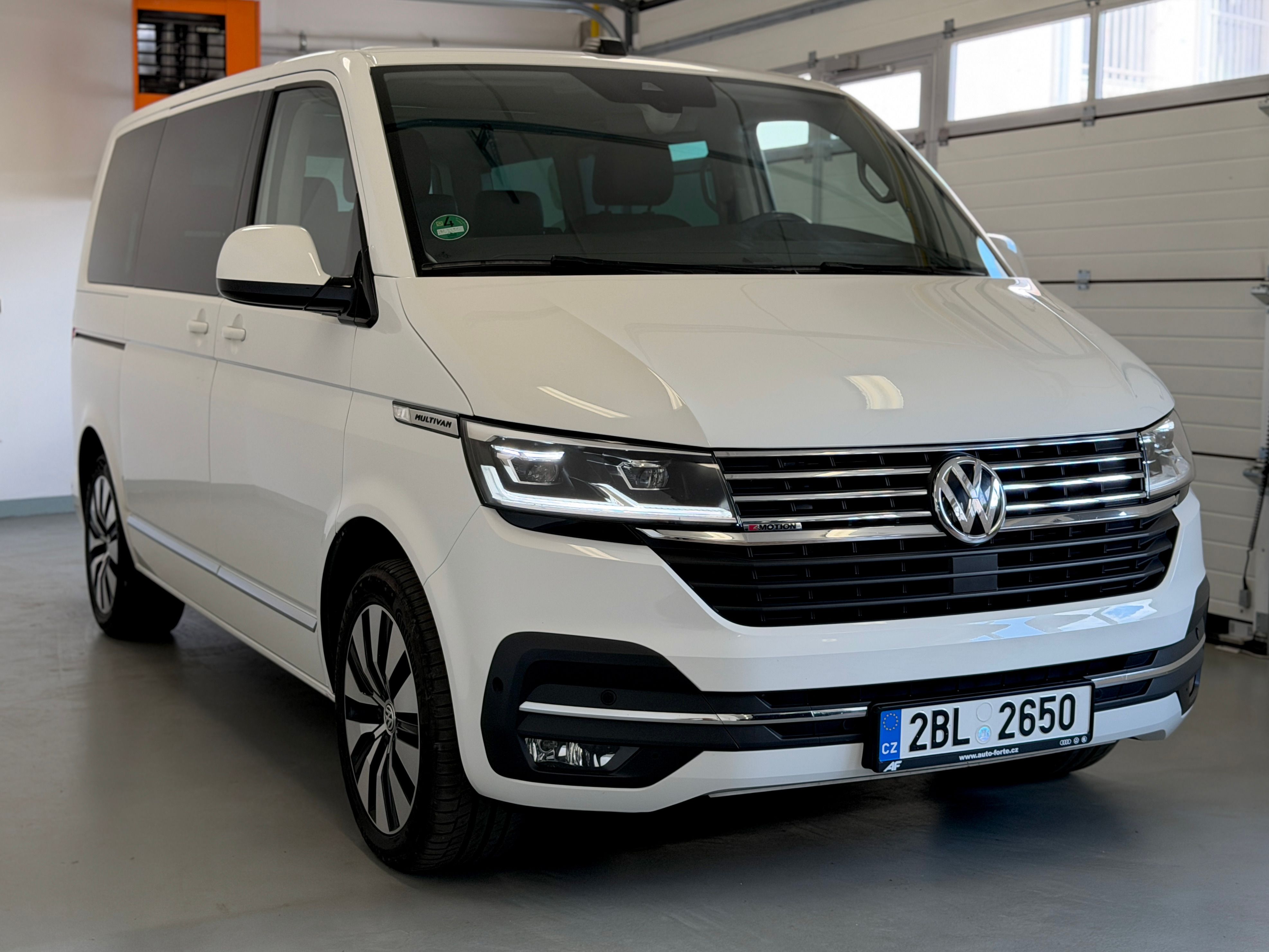 Volkswagen Multivan, T6.1 2,0TDI 146 kW DSG 4Motion - fotka 4