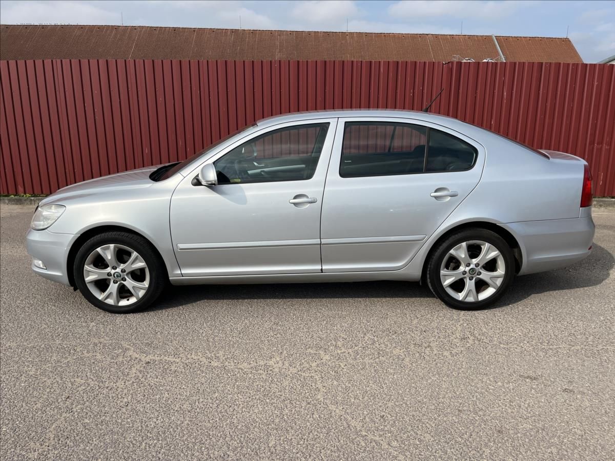 Škoda Octavia, 1,6 TDi KLIMA ROZVODY SERVIS - fotka 4