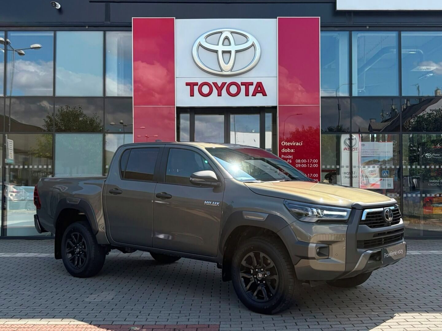 Toyota Hilux, Double cap 2.8 invincible - fotka 4