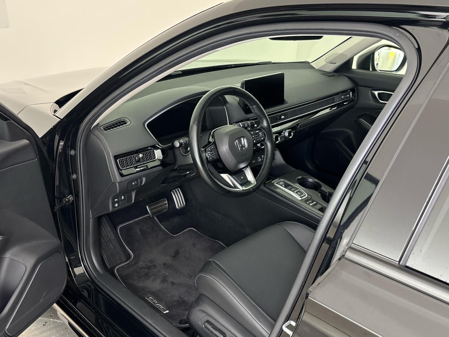 Honda Civic, 2.0 i-MMD / 105 kW Advance - fotka 6