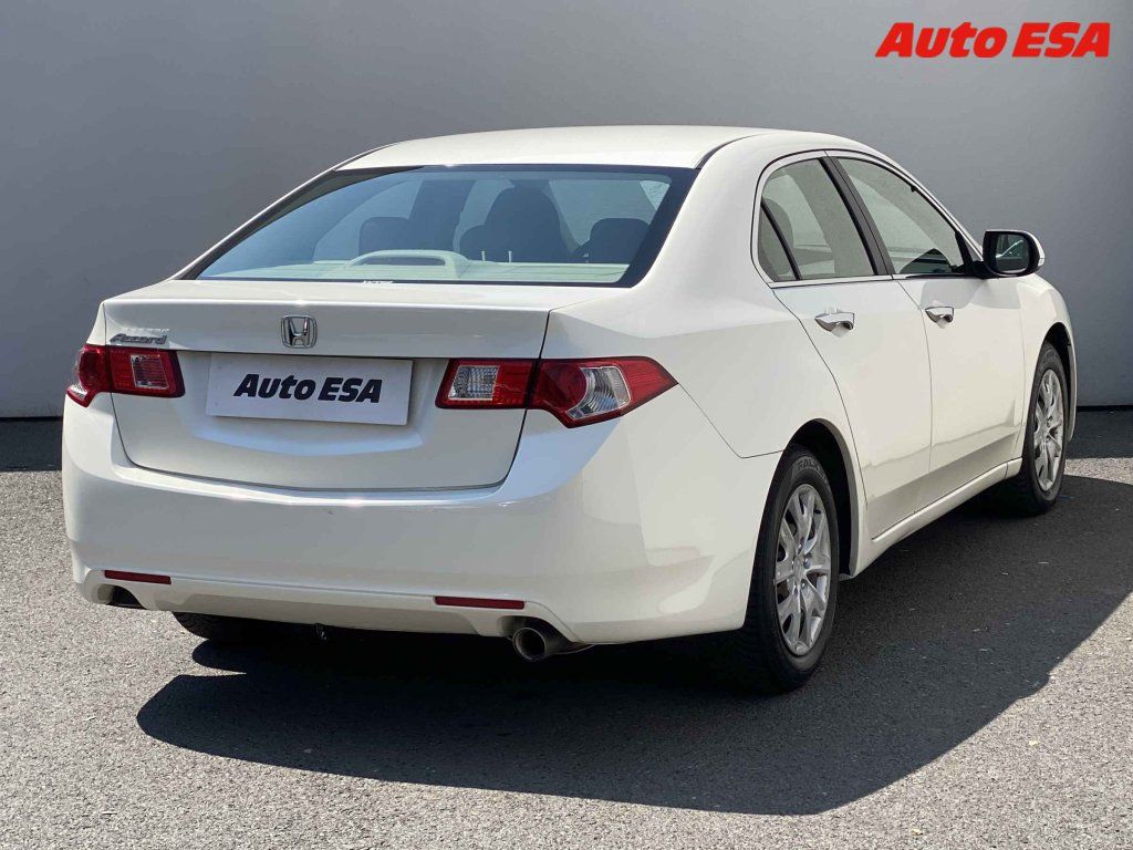Honda Accord, 2.0 i-Vtec - fotka 4