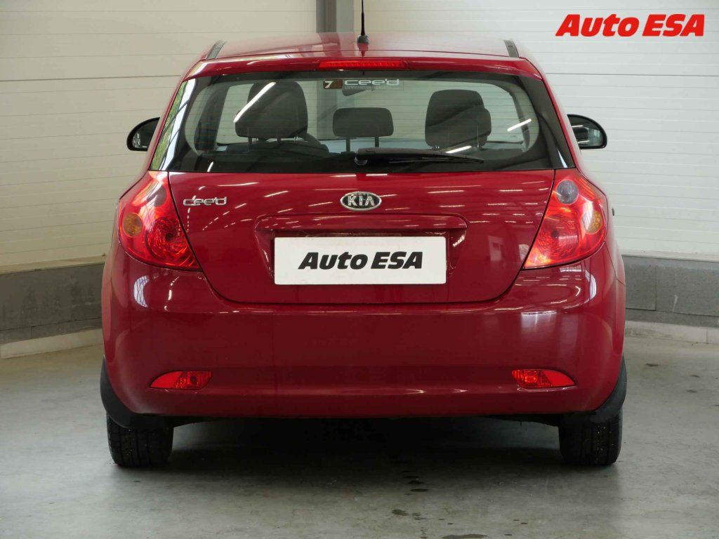 Kia Cee´d, 1.4i,ČR - fotka 5