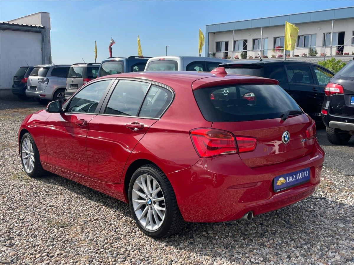 BMW Řada 1, 1,5 118 i - fotka 4