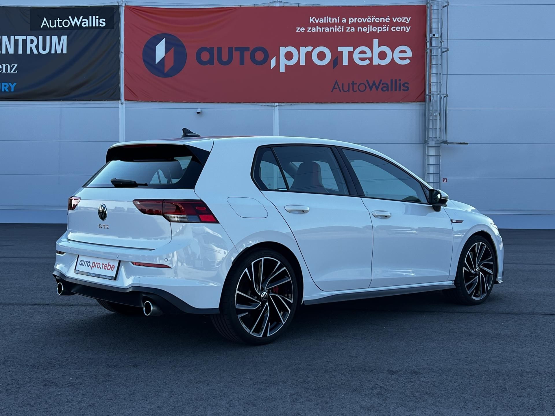 Volkswagen Golf, GTI 2.0TSI DSG 180kW DPH - fotka 4