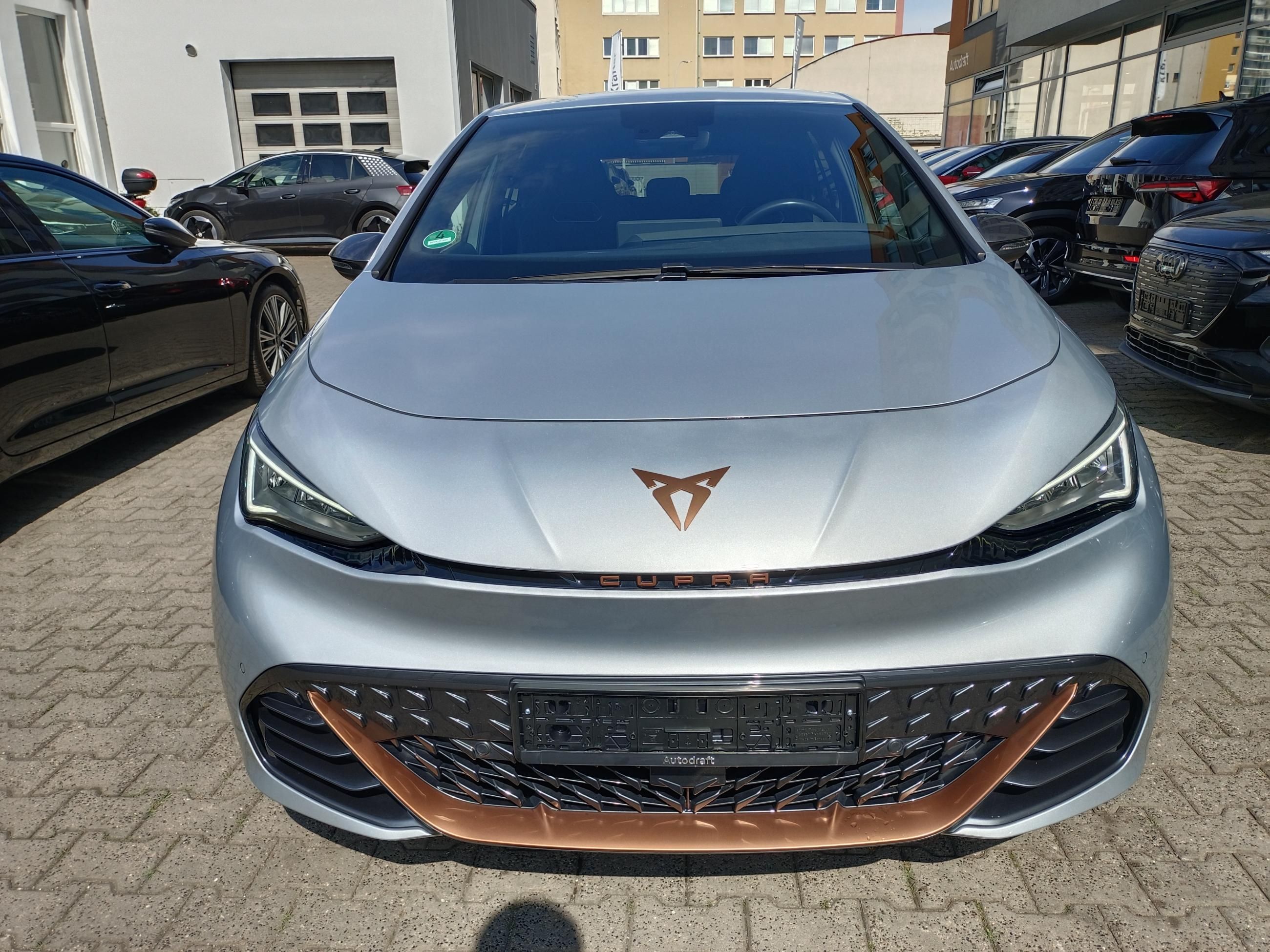 Cupra Born, Born electric 150kW / 19" alu - fotka 2