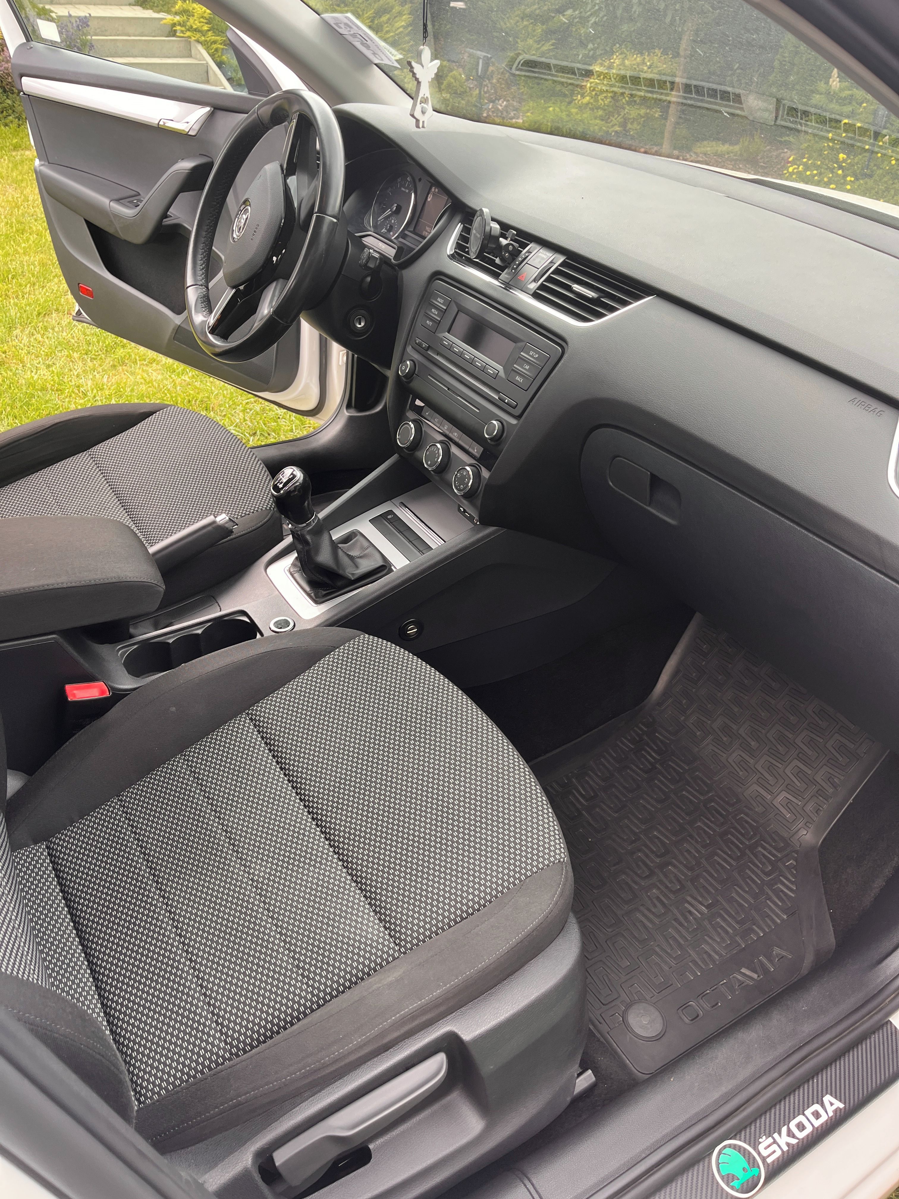 Škoda Octavia, 1,4 Tsi servisováno - fotka 5