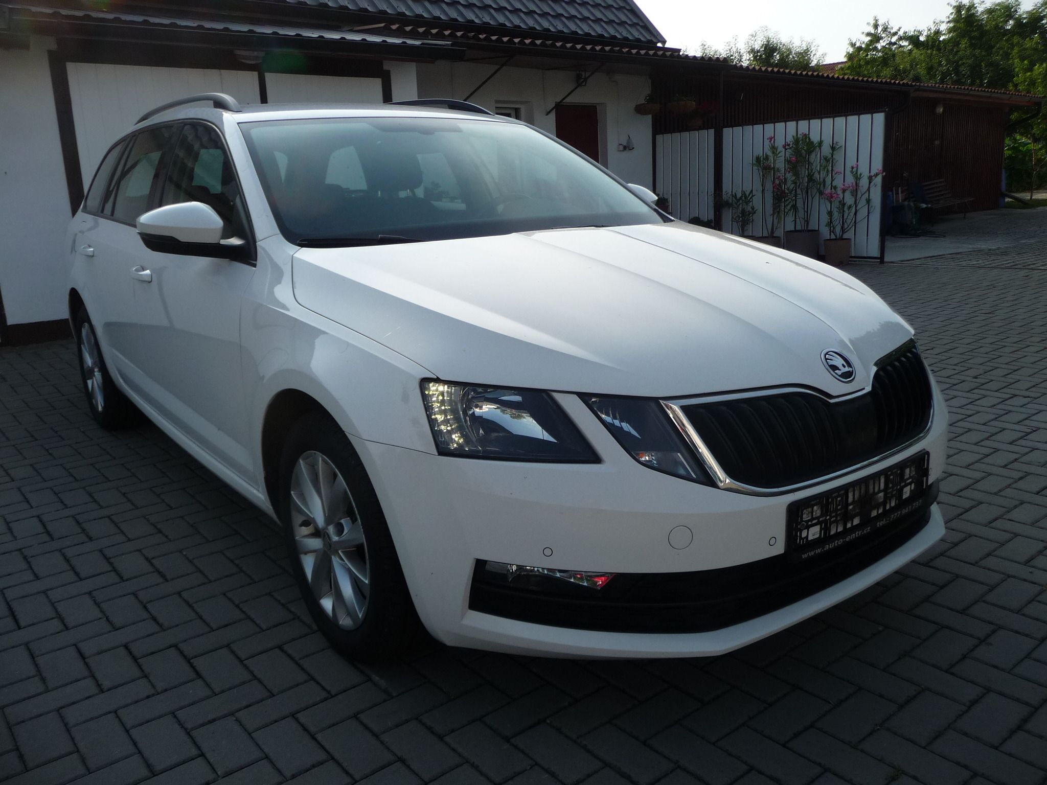 Škoda Octavia, 1.0 TSi 85kw DSG Business 1.ma - fotka 3
