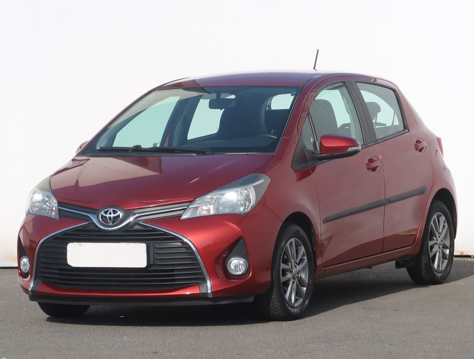 Toyota Yaris, 1.33 Dual VVT-i, Automat, ČR - fotka 3
