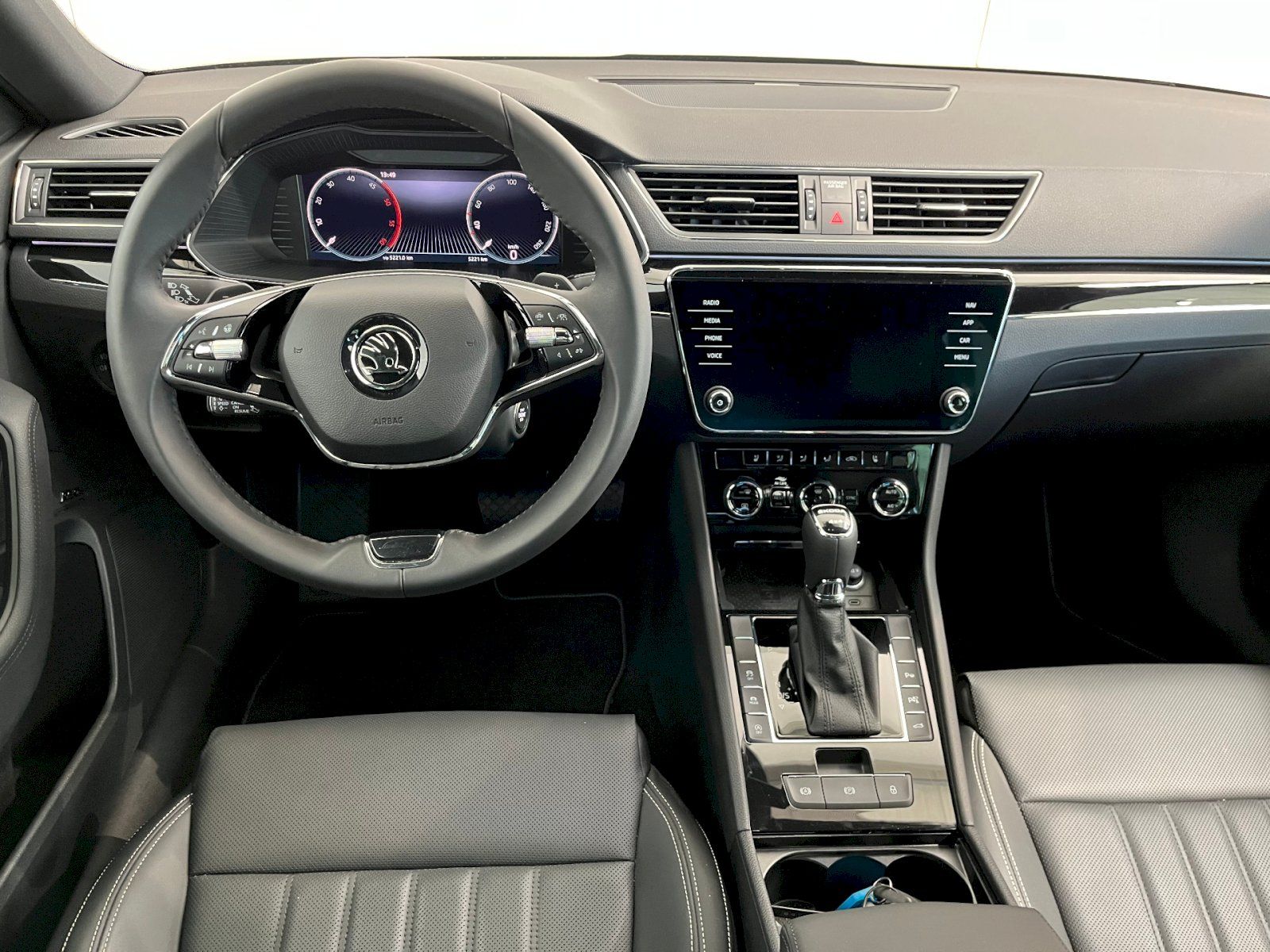 Škoda Superb, 2.0 TDI 140 kW A7A 4x4 L&K - fotka 5