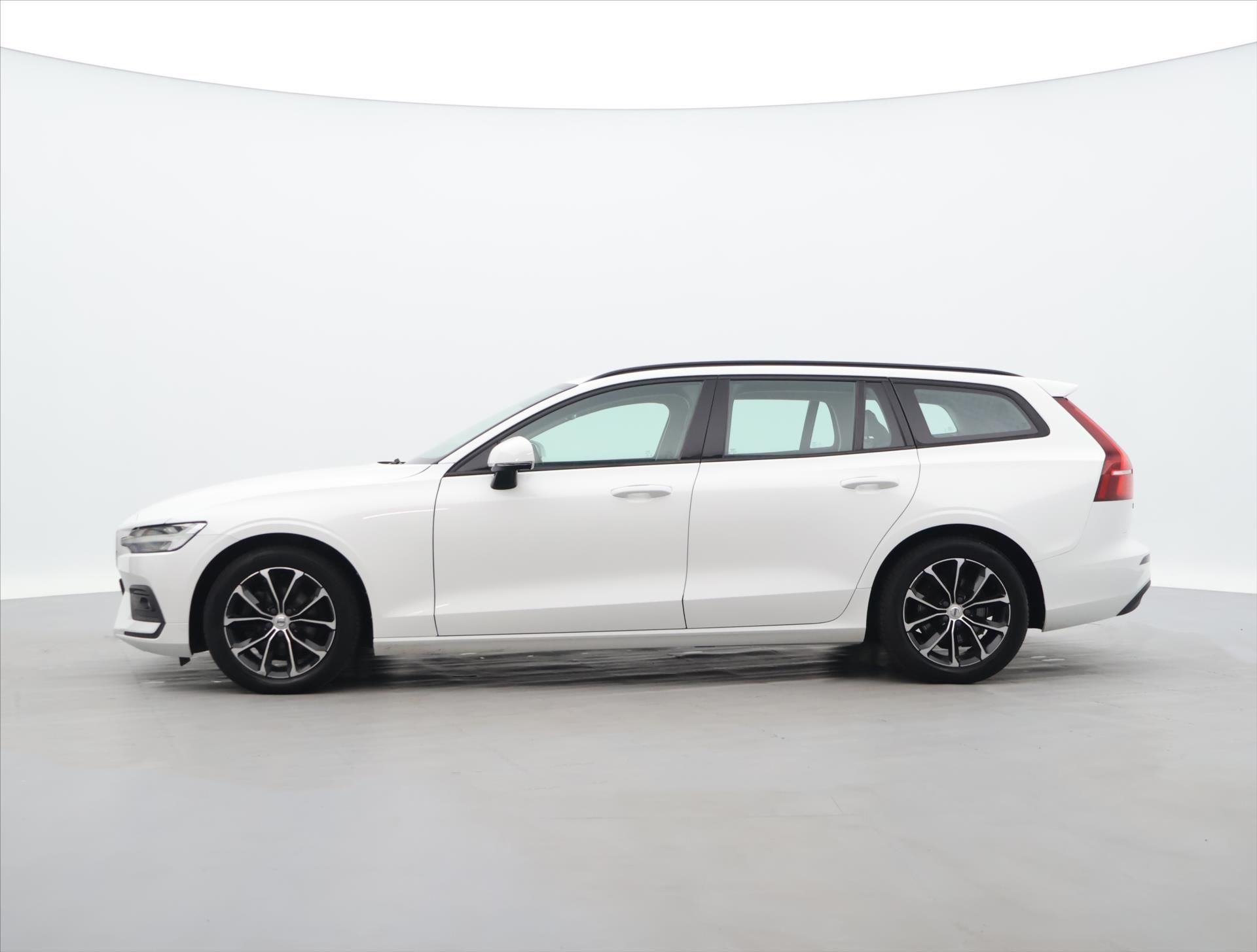 Volvo V60, 2,0 D3 110kW Drive-E Momentum - fotka 4