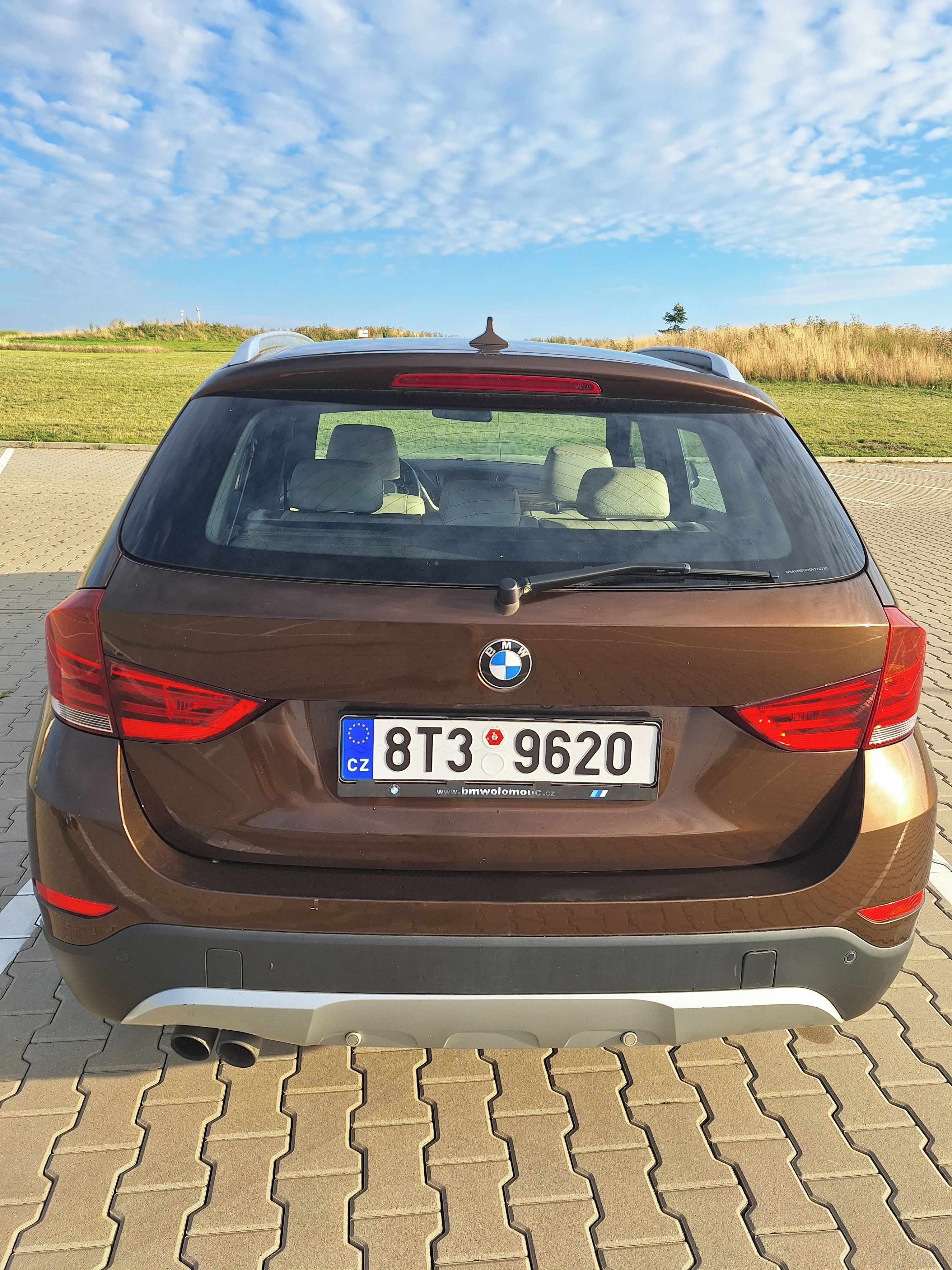 BMW X1, xDrive20i, 135 kW, 4x4, xLine - fotka 6