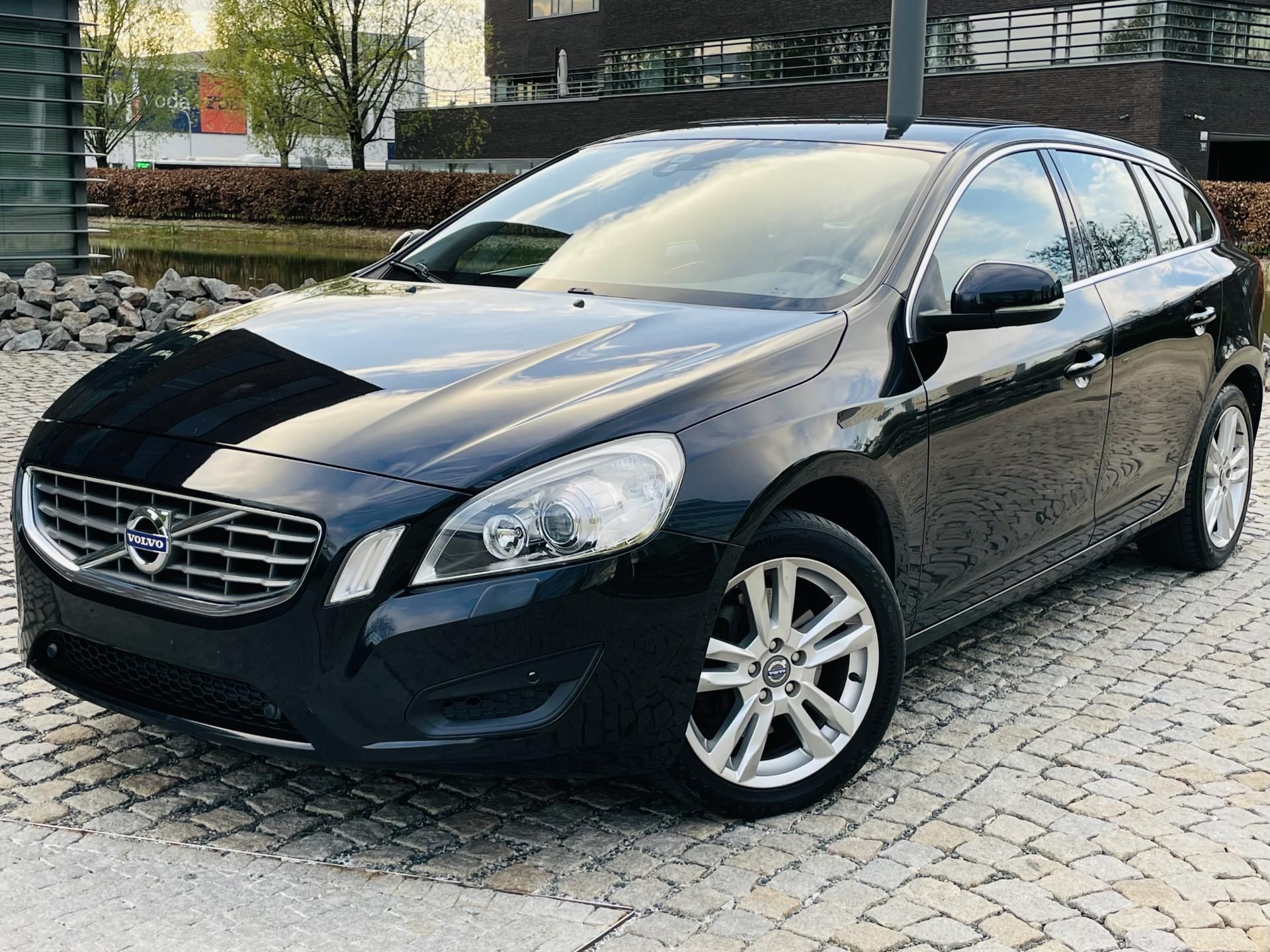 Volvo V60, 2.4D5 MANUÁL VÝHŘEV SERVISKA