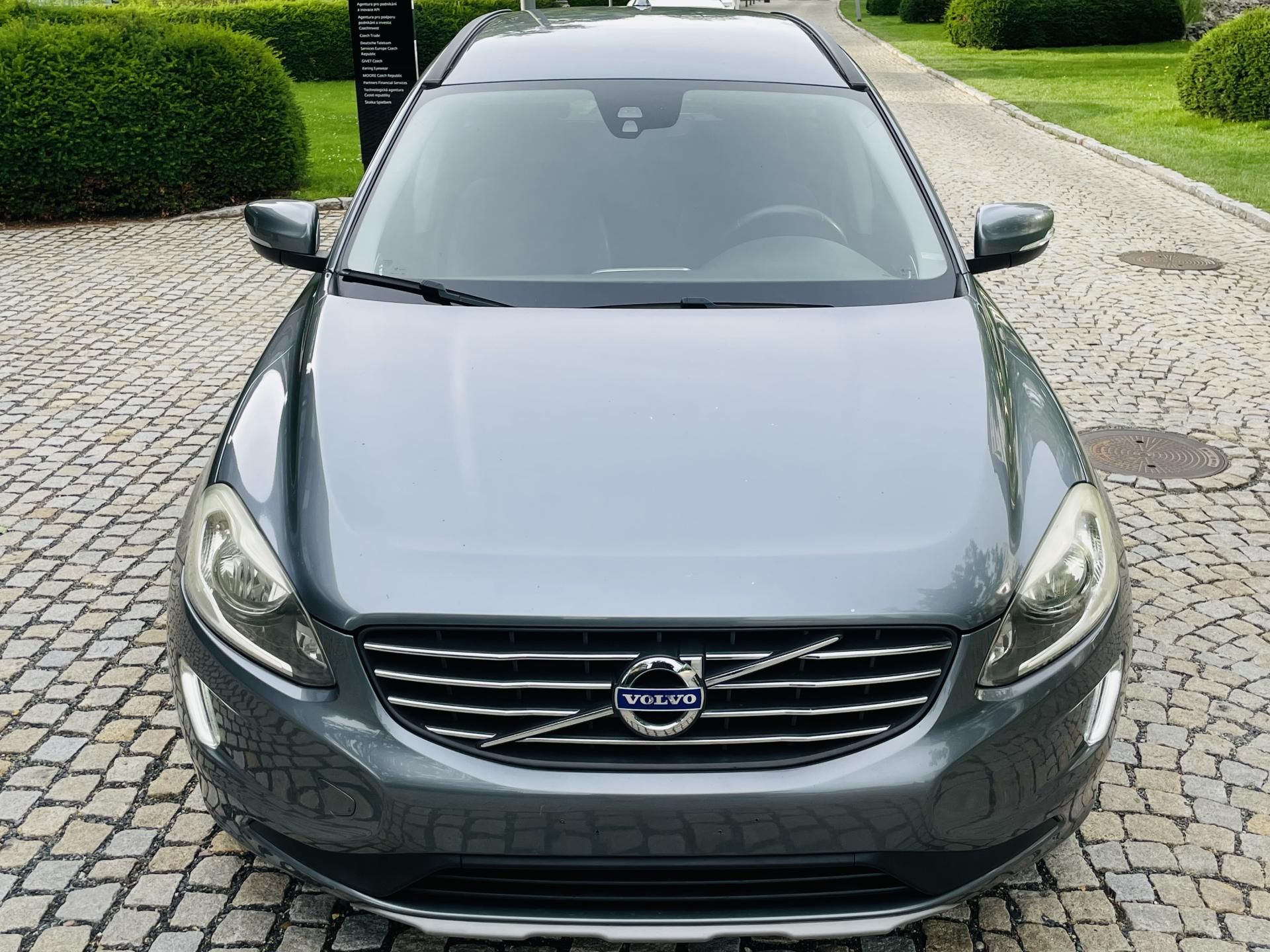 Volvo XC60, 2.4D 4x4 5V AUT 1.MAJ SERVISKA - fotka 6