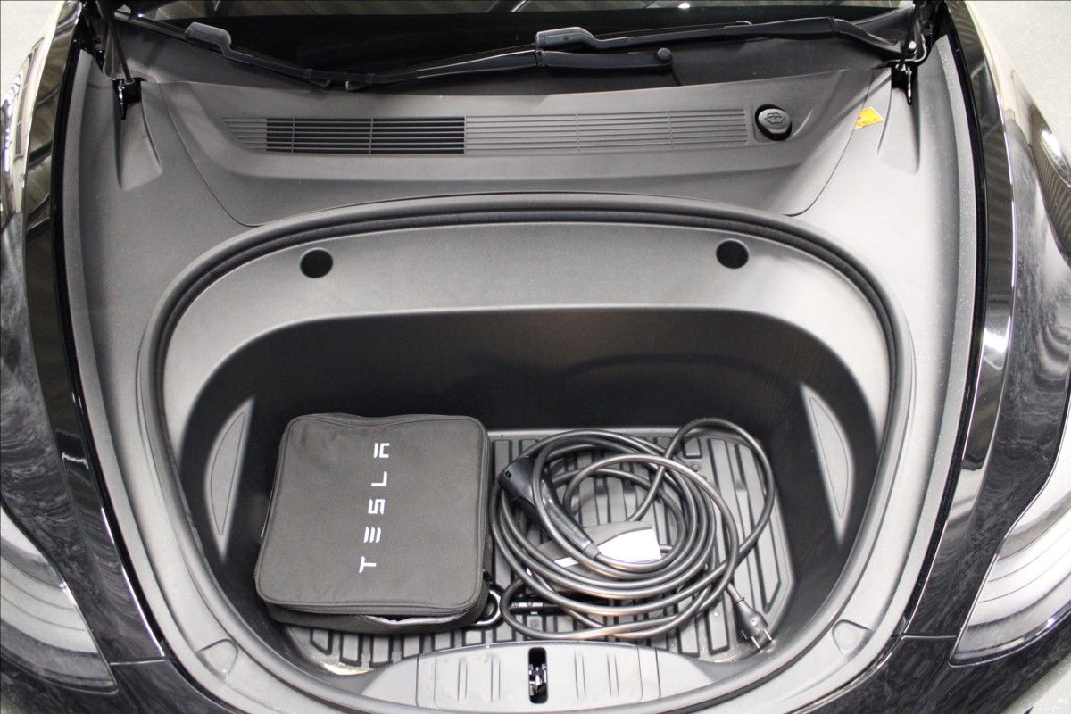 Tesla Model 3, STANDARD PLUS ZÁNOVNÍ - fotka 6