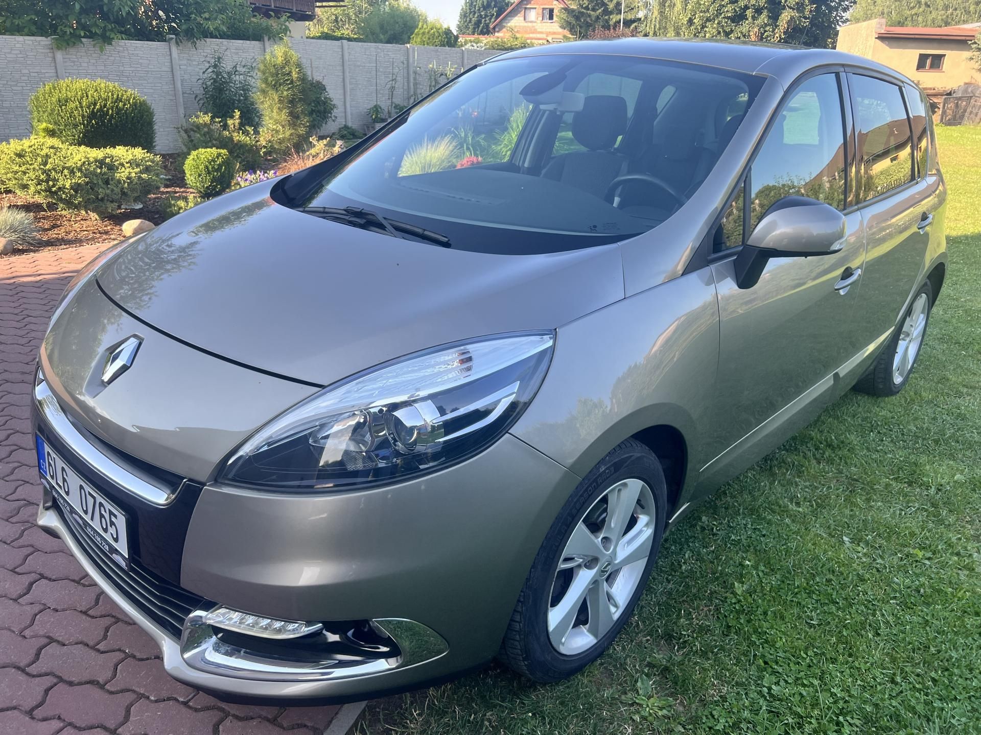 Renault Scénic, 1.2TCE 85KW,KůŽE,NAVI,2xKOLA - fotka 3