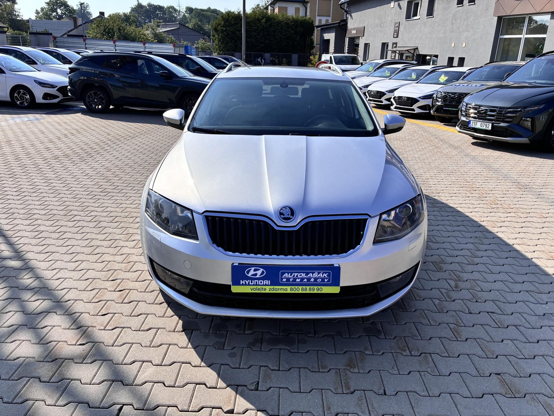 Škoda Octavia, Kombi 1.6TDi 77kW 4x4 ELEGANCE - fotka 2