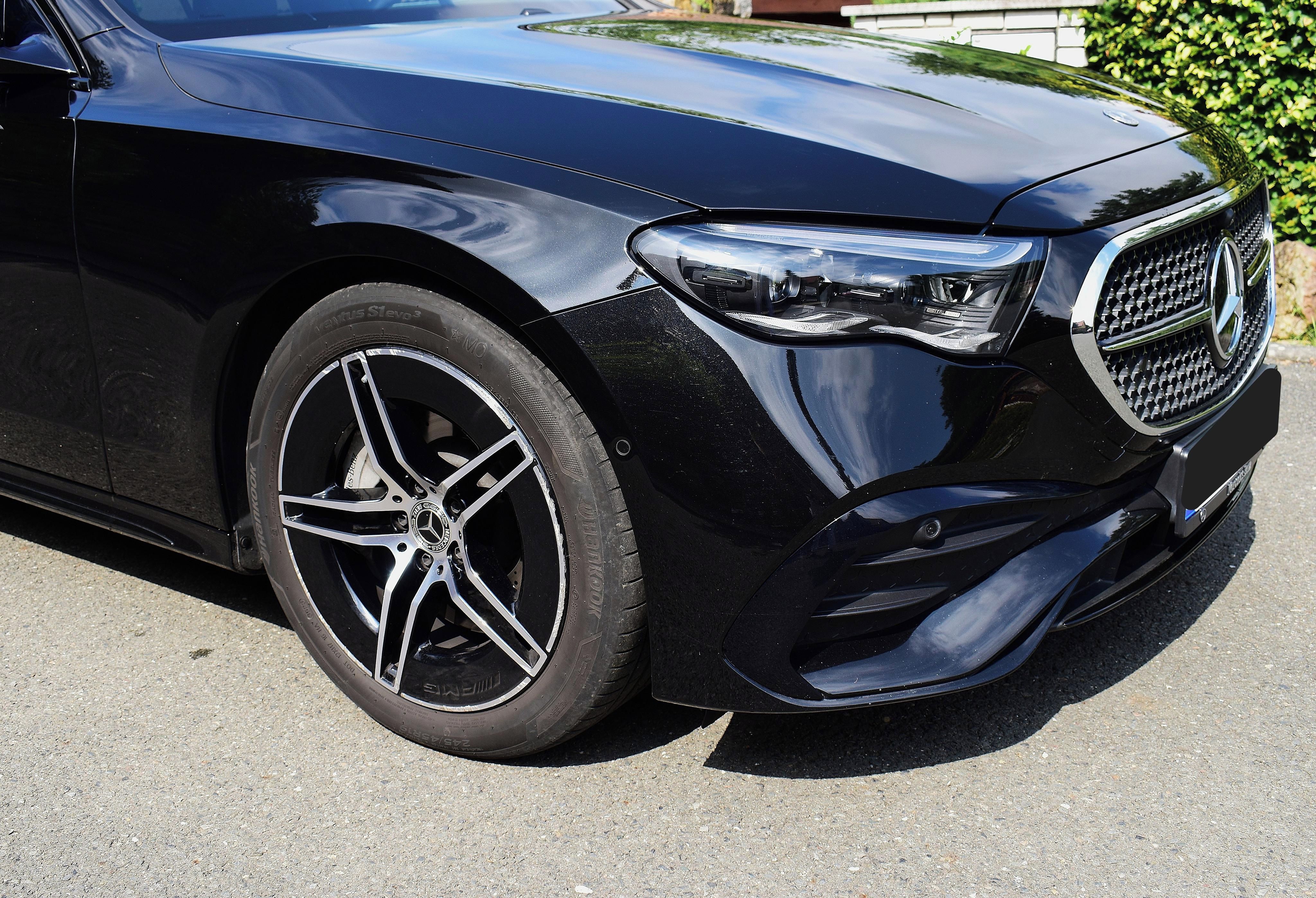 Mercedes-Benz Třídy E, E220d, AMG paket, nízký nájezd - fotka 4